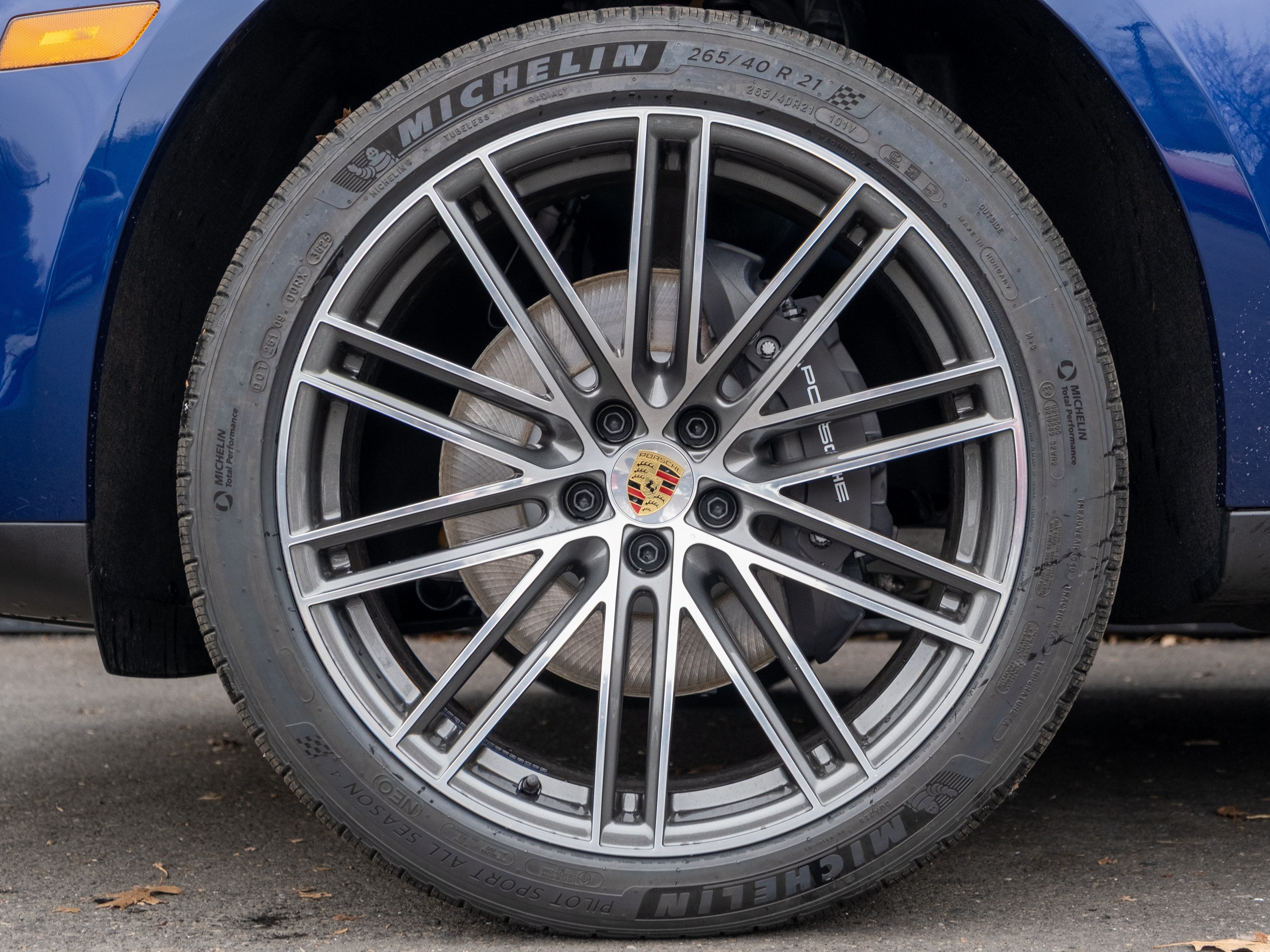 2026 Porsche Macan Base