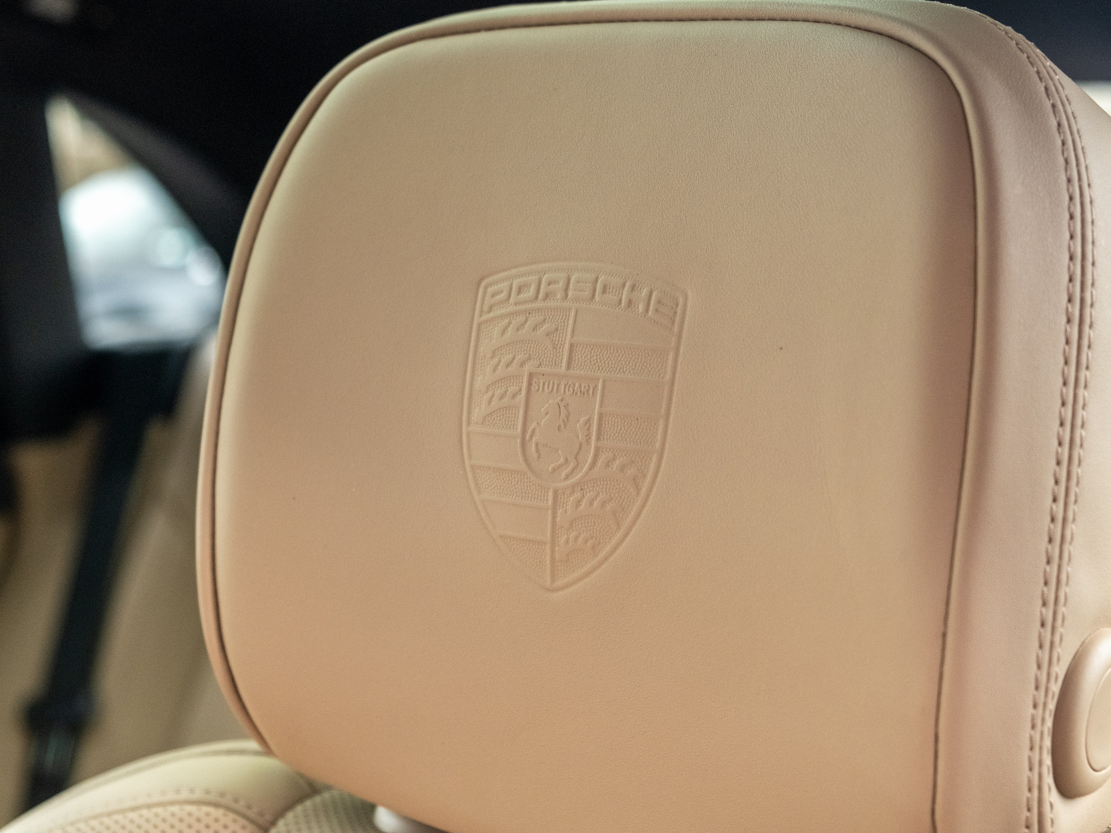 2026 Porsche Macan Base