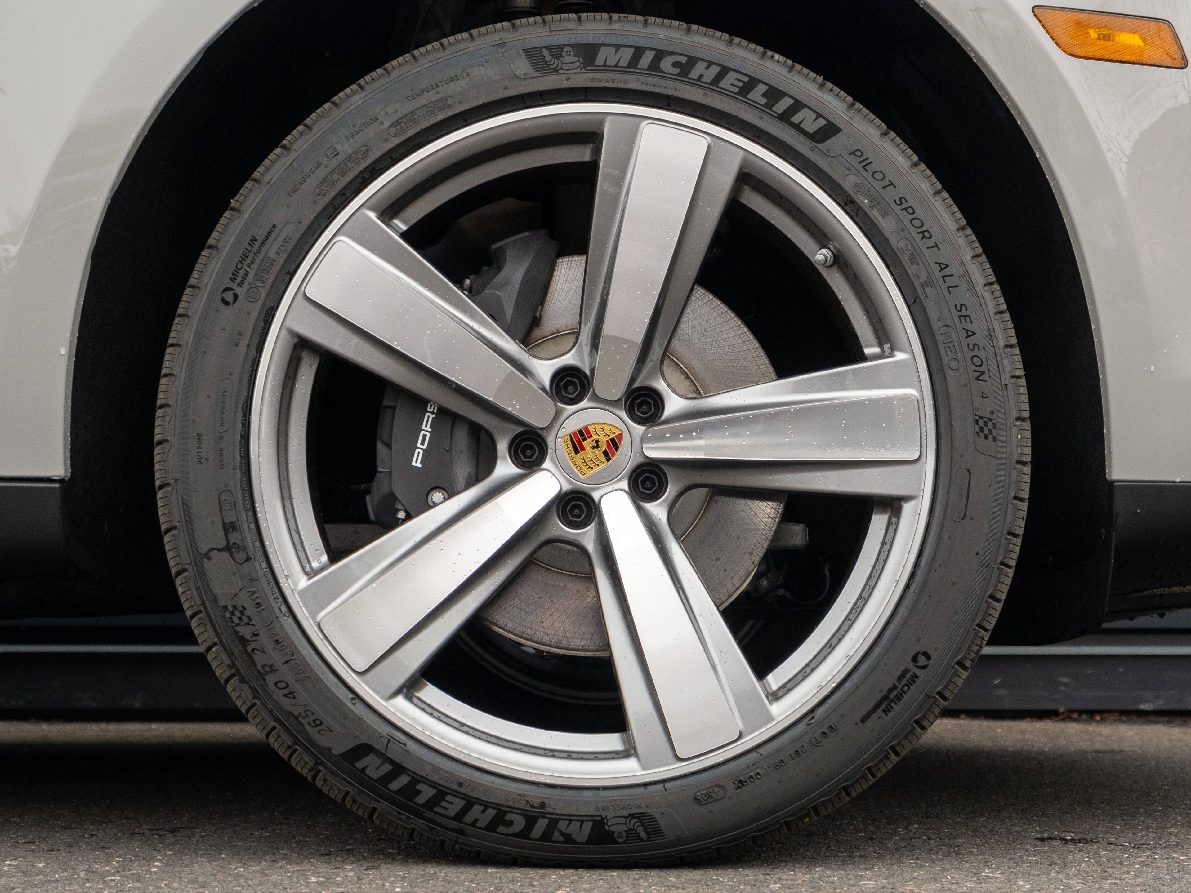 2026 Porsche Macan Base