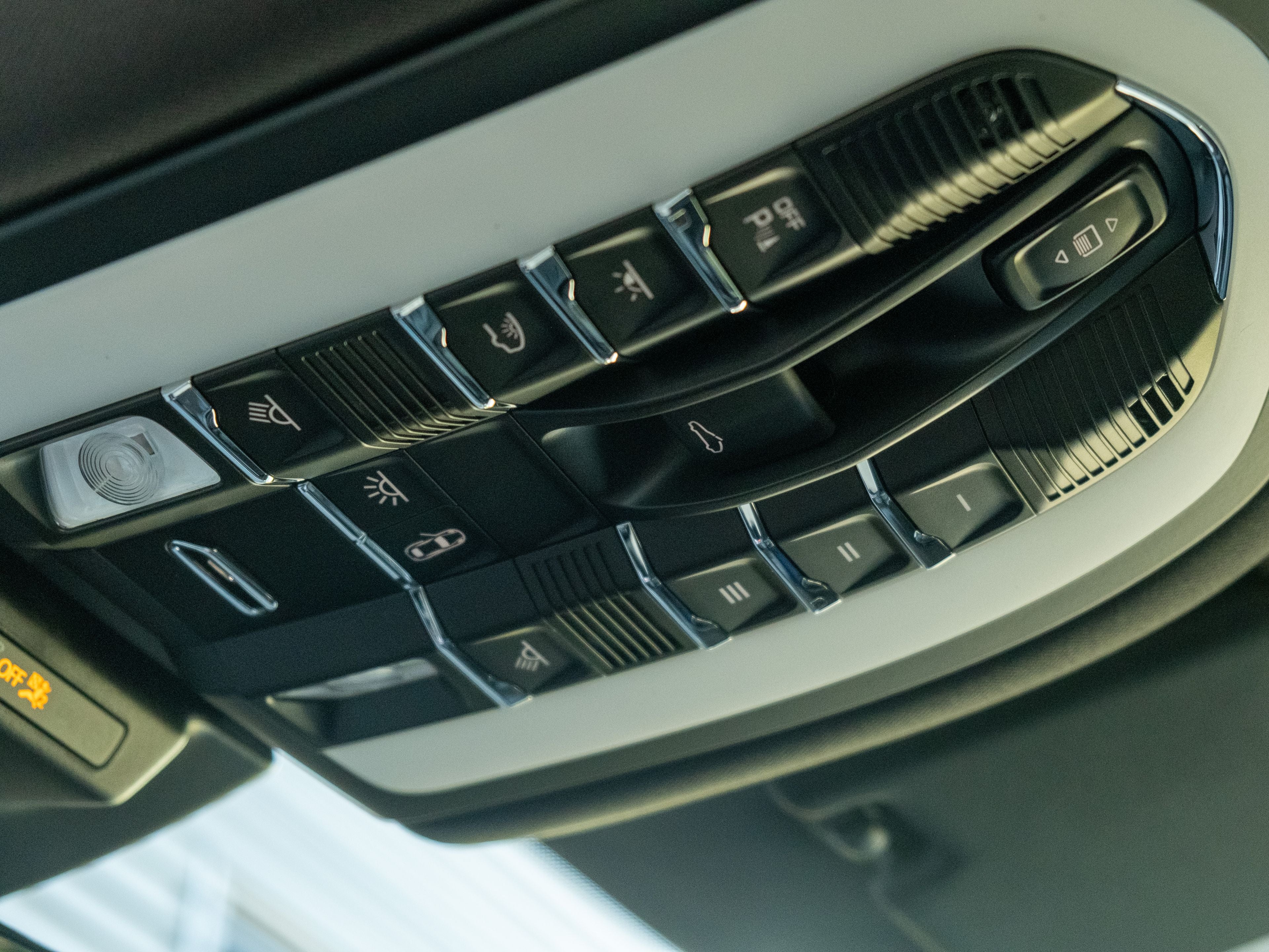 2026 Porsche Macan T