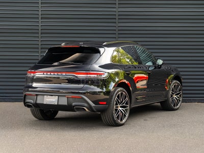 2026 Porsche Macan Base