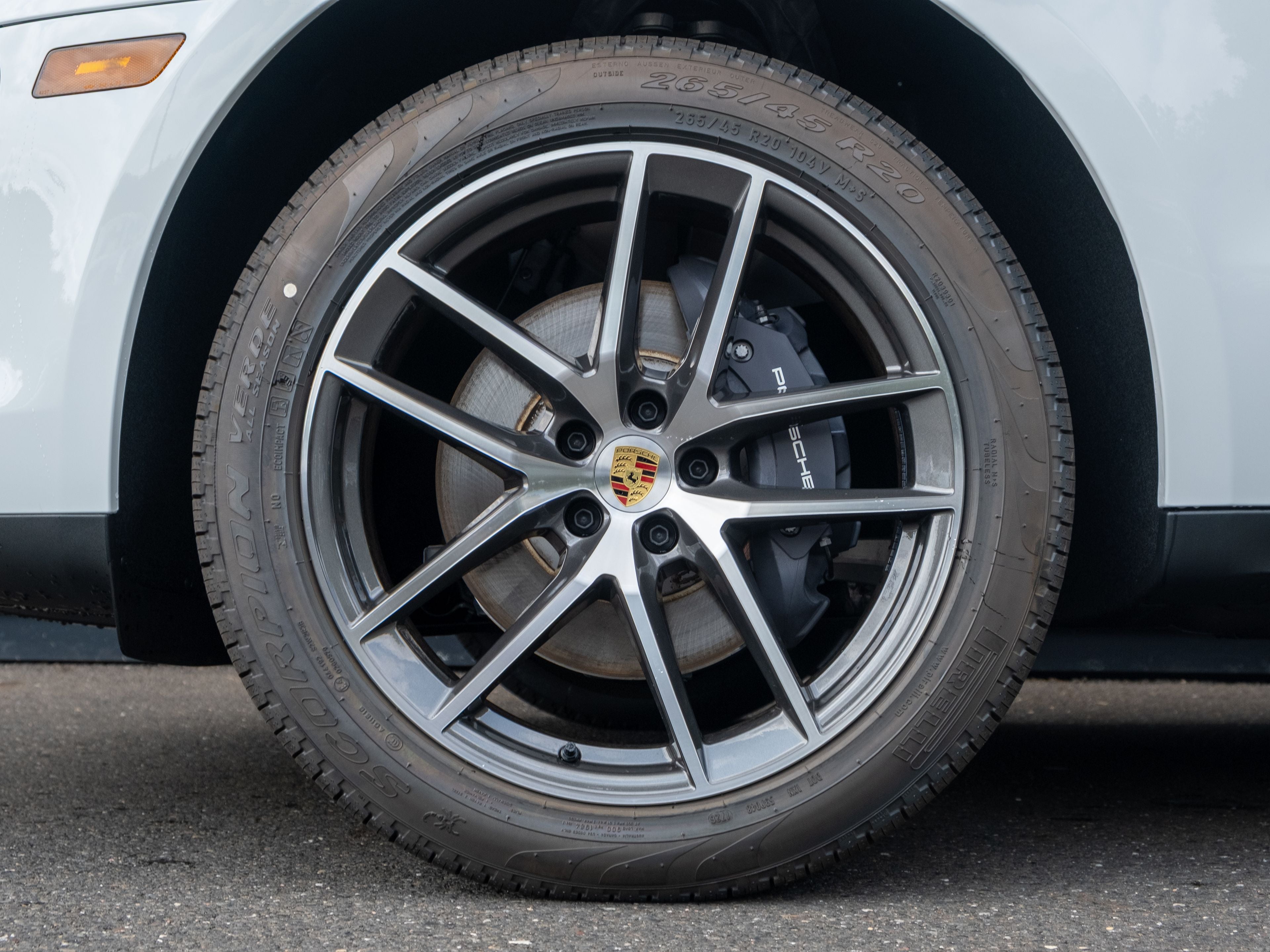 2026 Porsche Macan Base