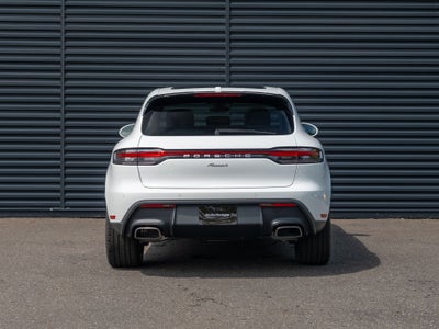 2026 Porsche Macan Base