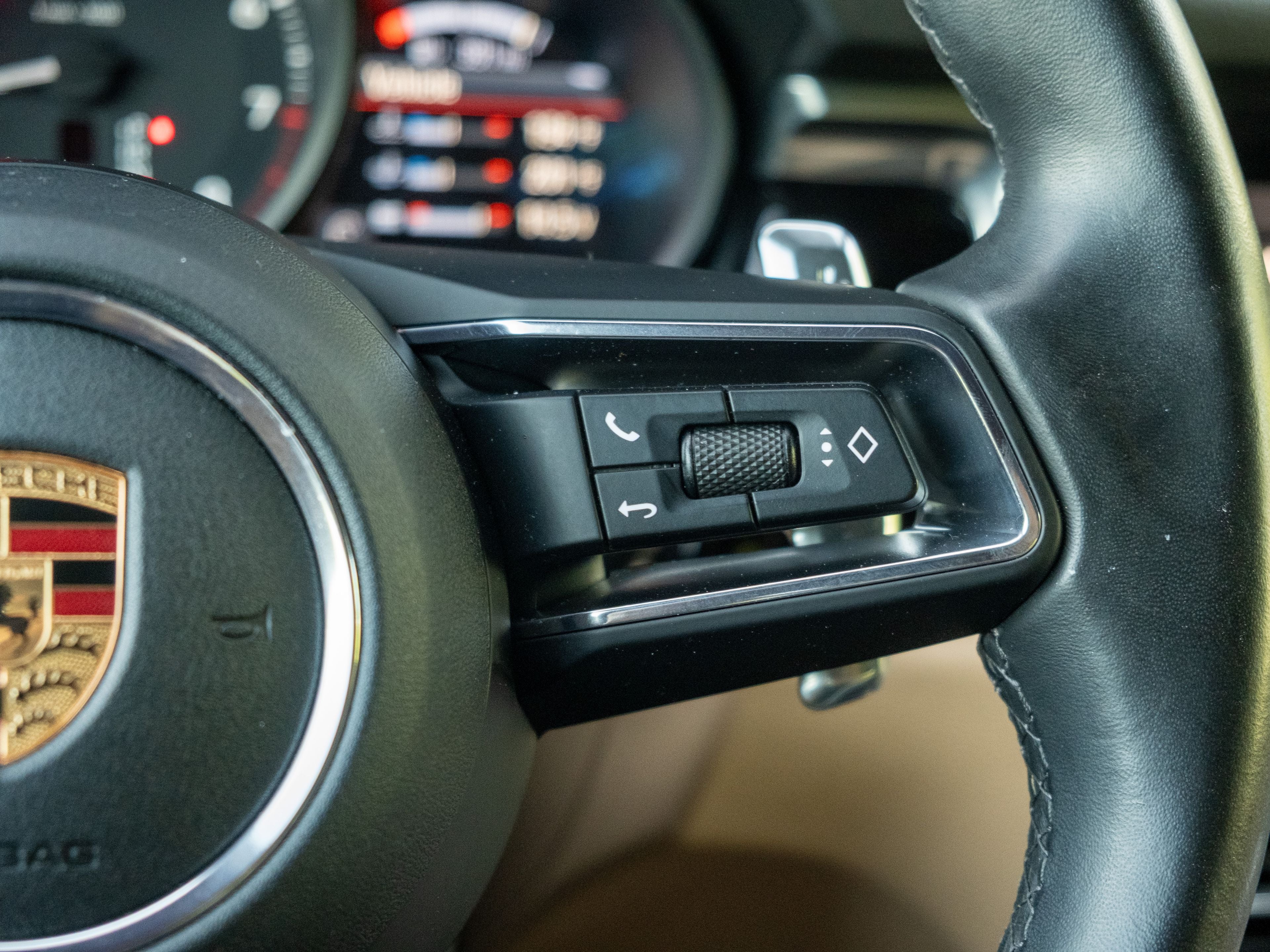 2022 Porsche Macan Base