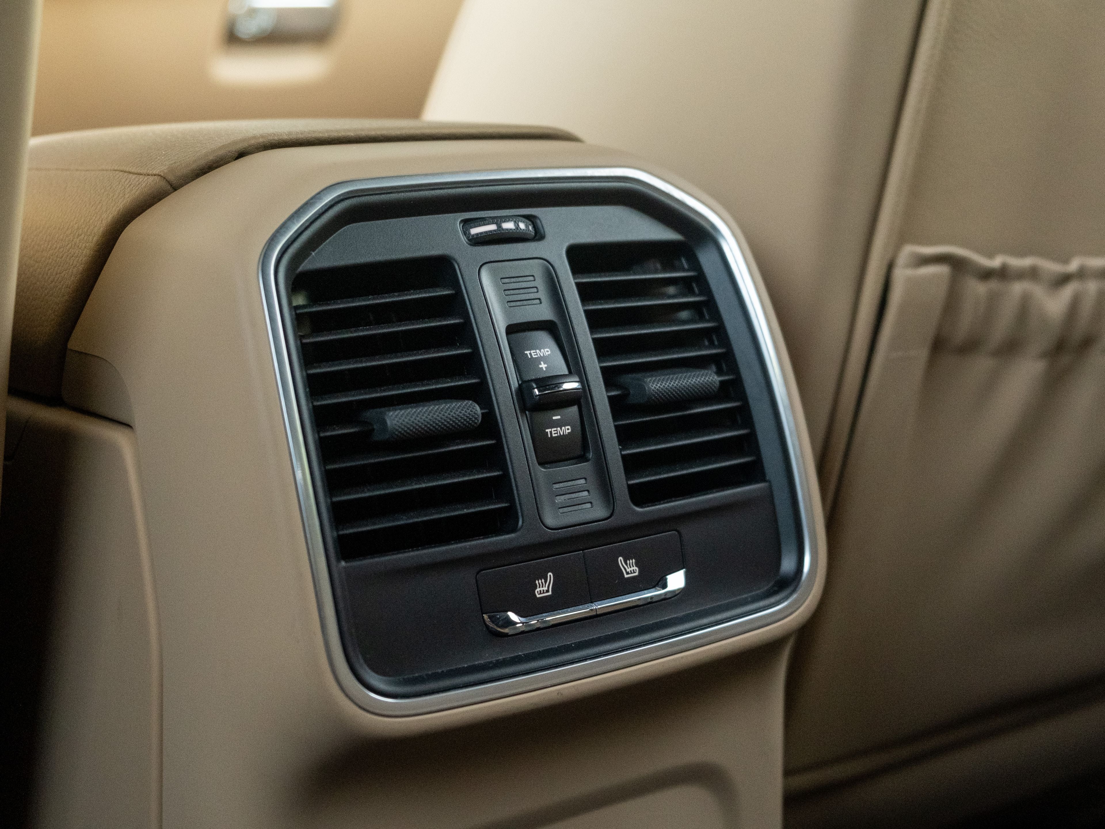 2022 Porsche Macan Base
