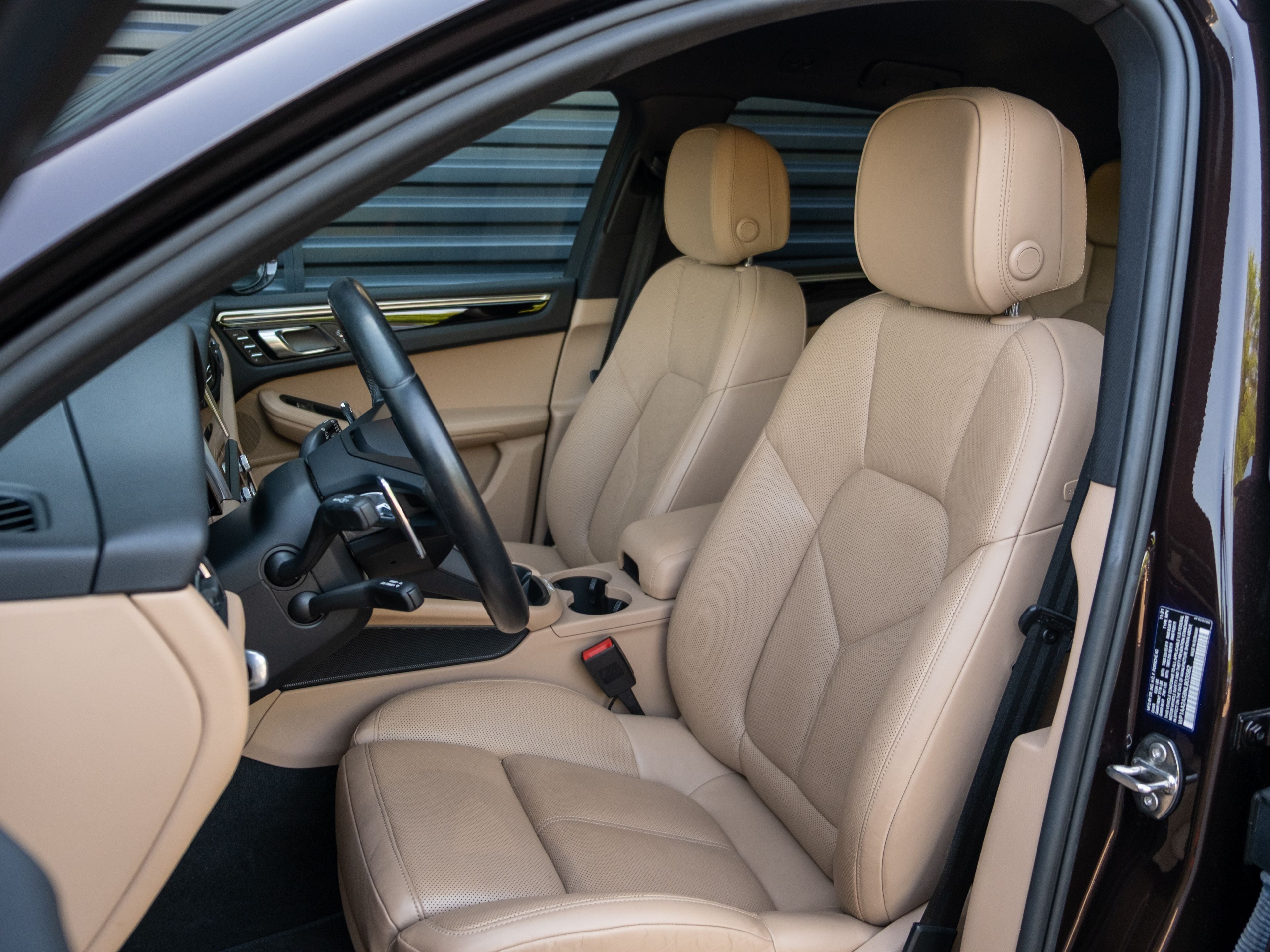 2022 Porsche Macan Base