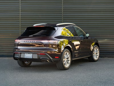 2022 Porsche Macan Base