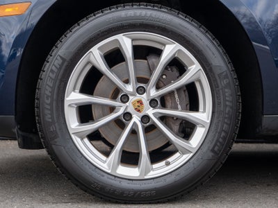 2023 Porsche Macan Base