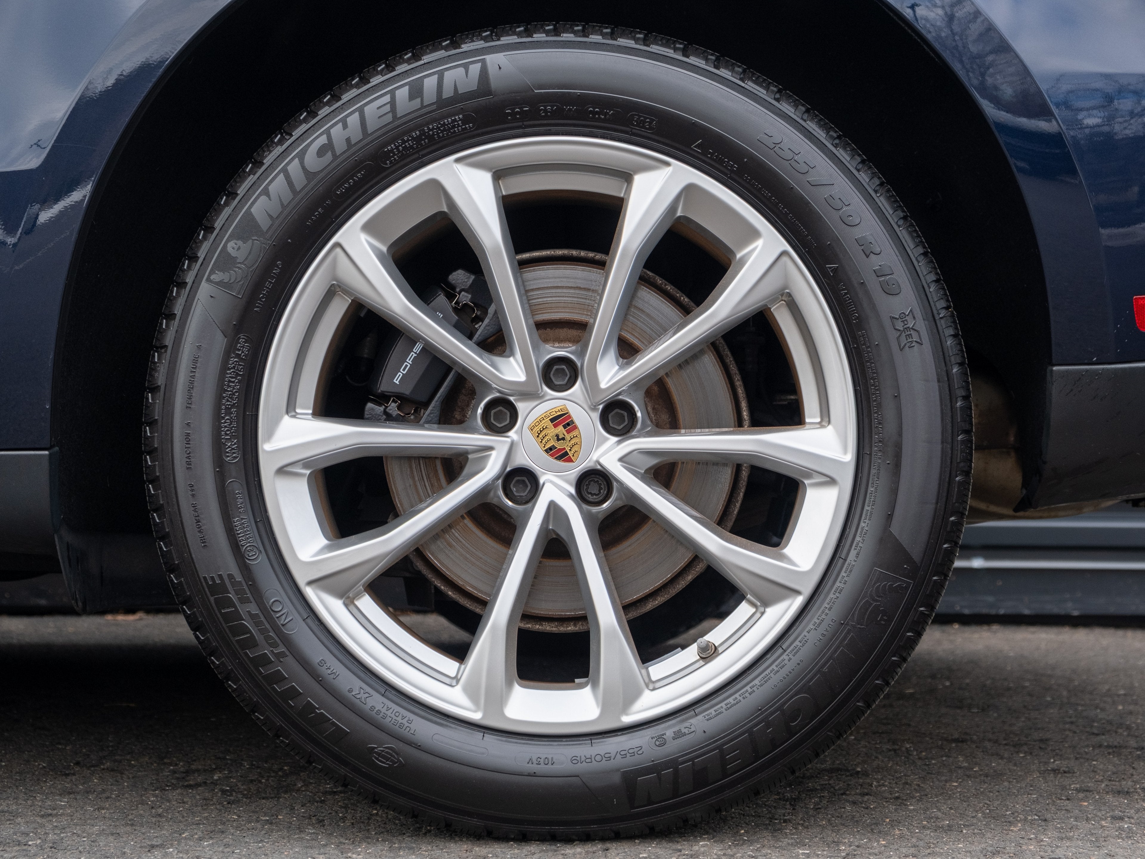 2023 Porsche Macan Base