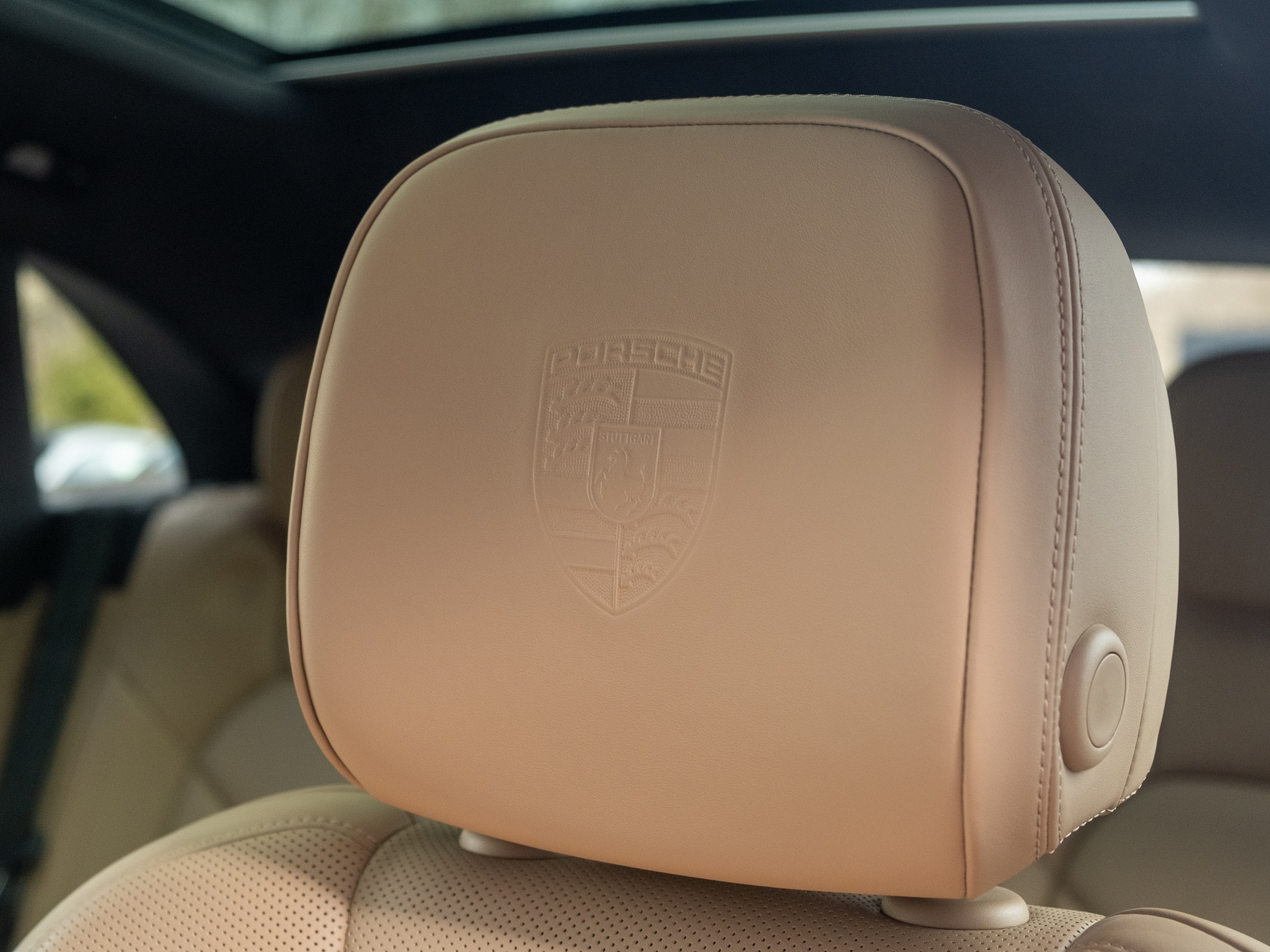 2023 Porsche Macan Base