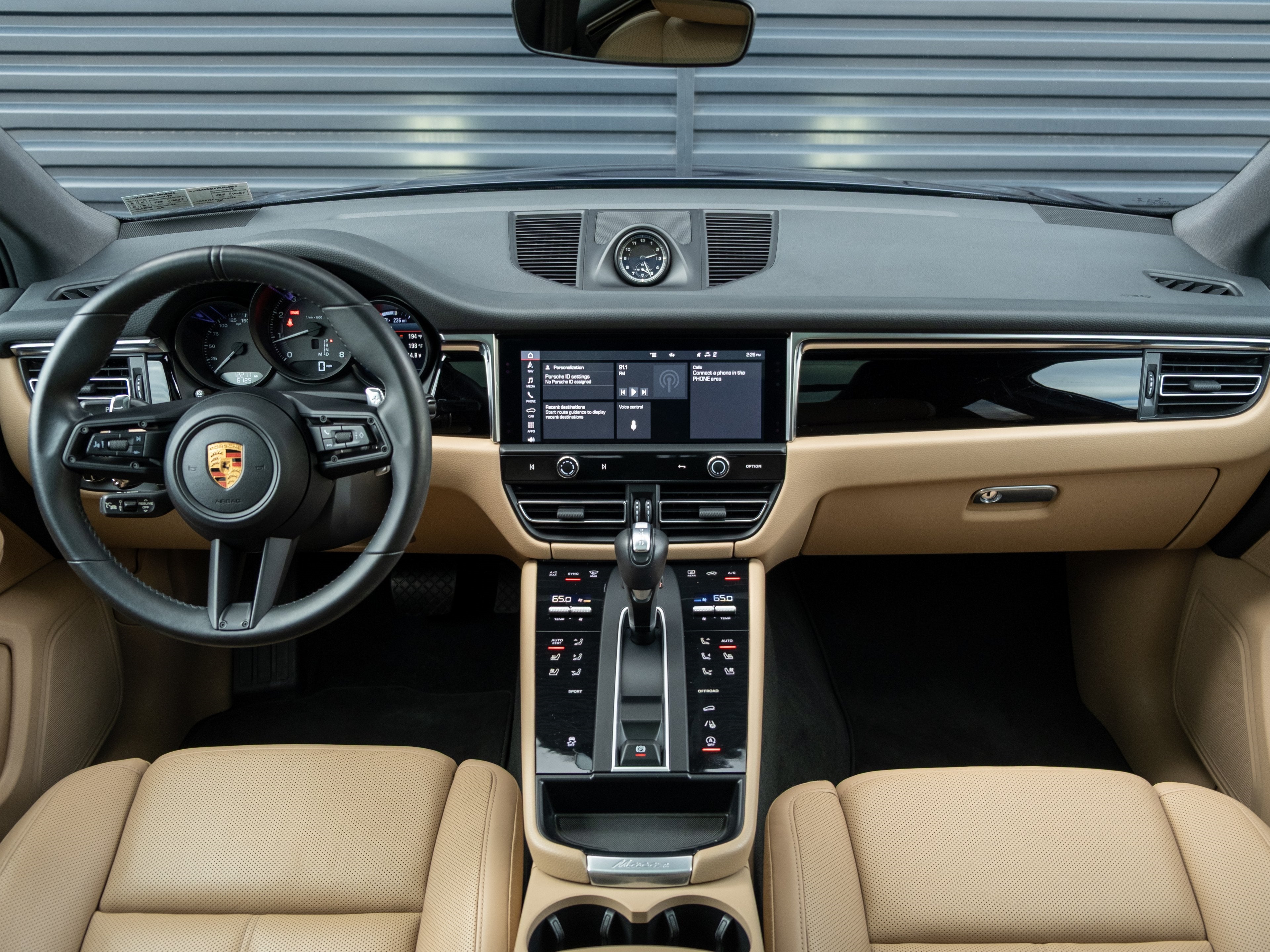 2023 Porsche Macan Base