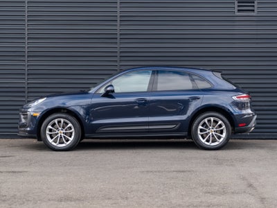 2023 Porsche Macan Base