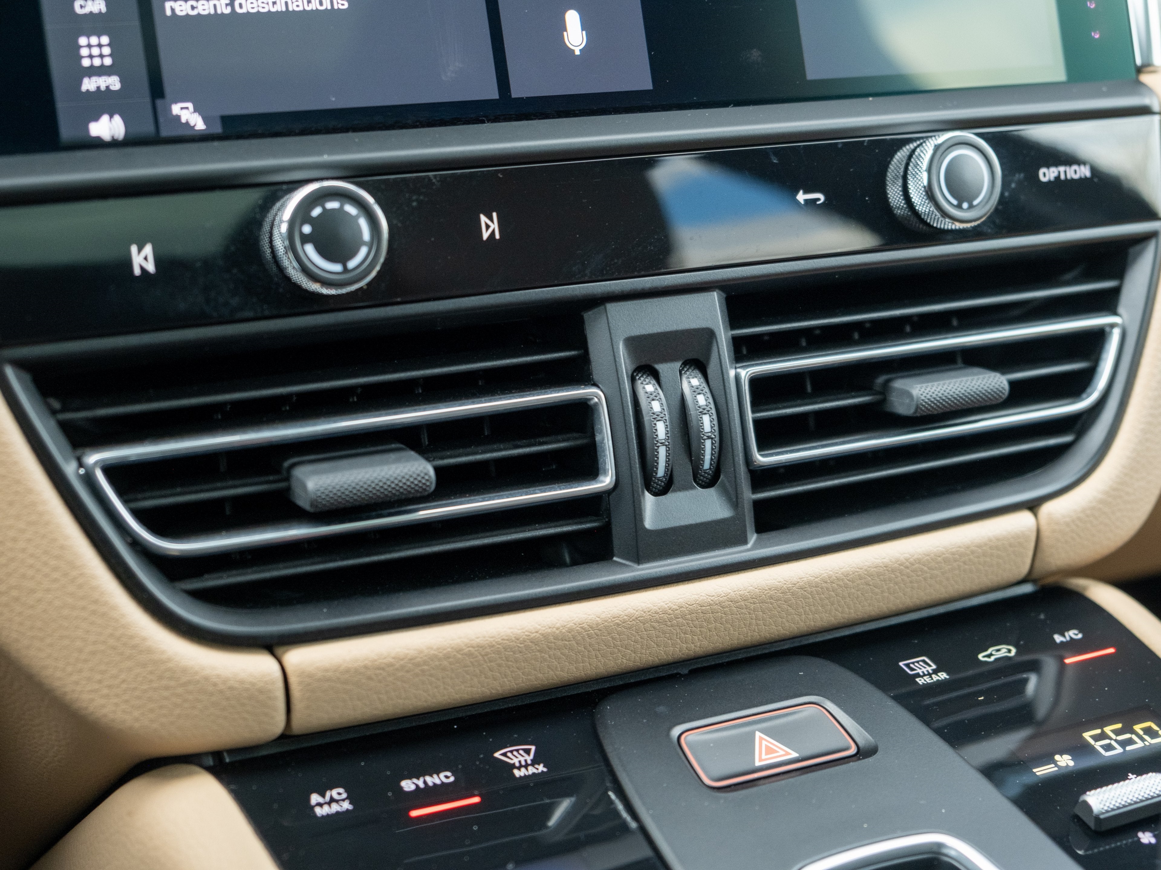 2023 Porsche Macan Base