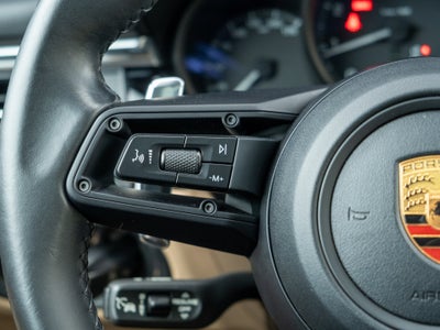 2023 Porsche Macan Base