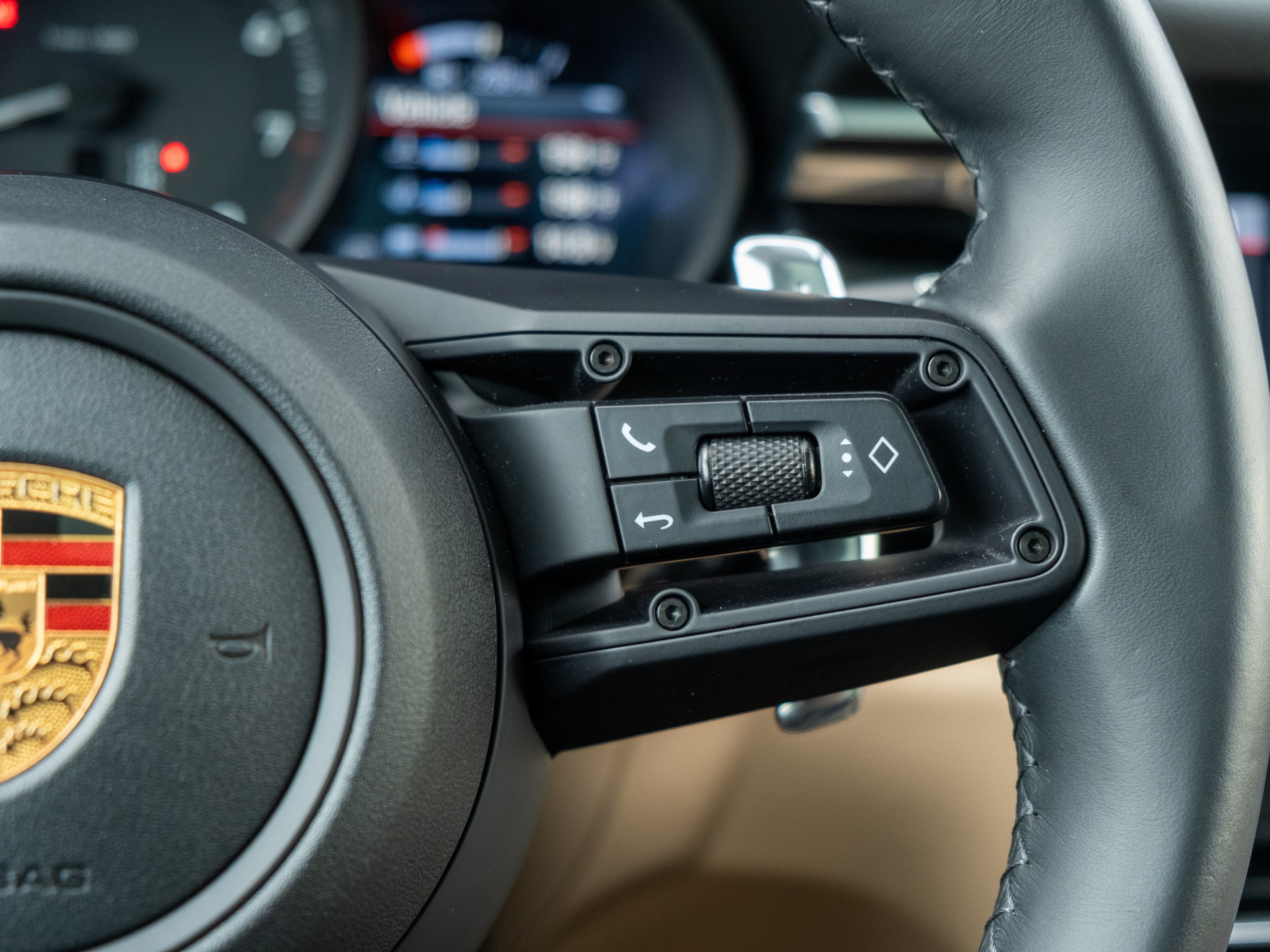 2023 Porsche Macan Base