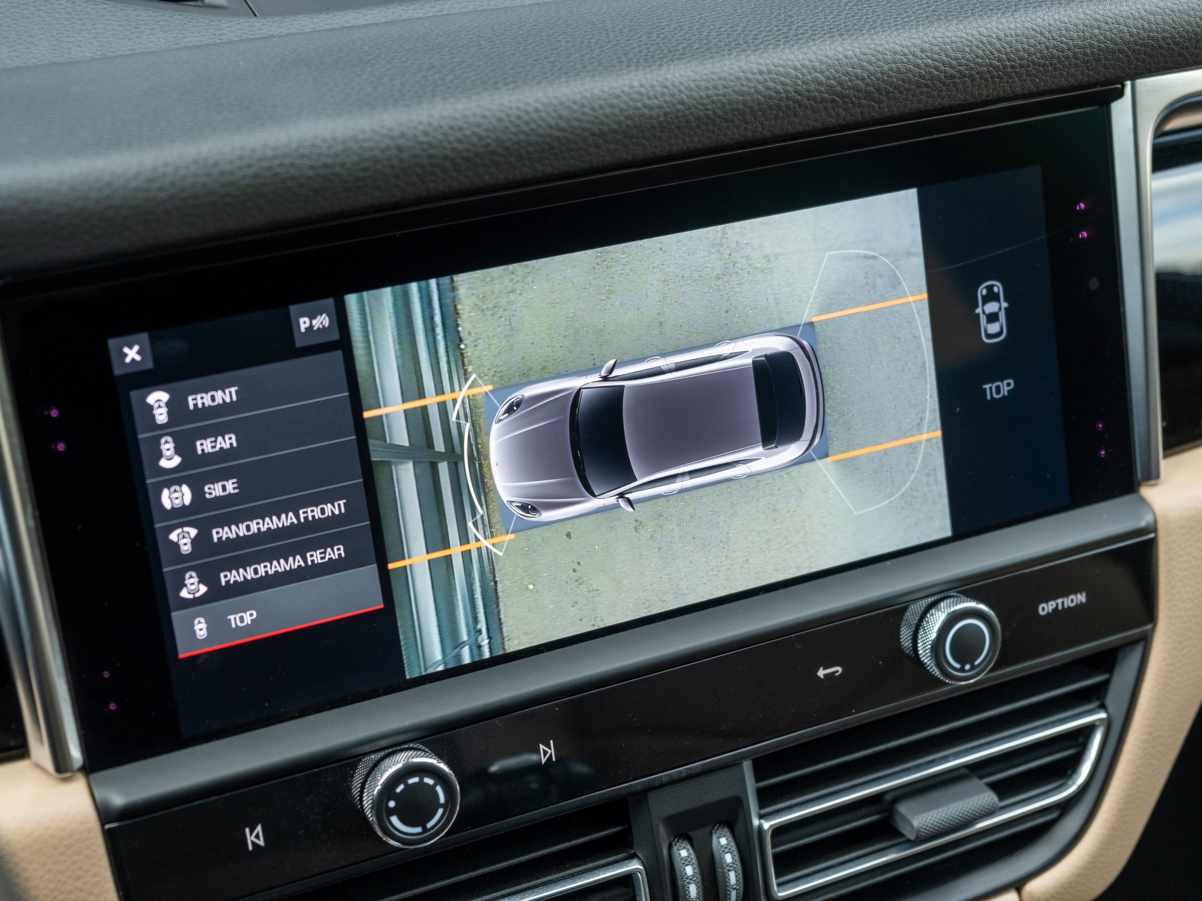 2023 Porsche Macan Base