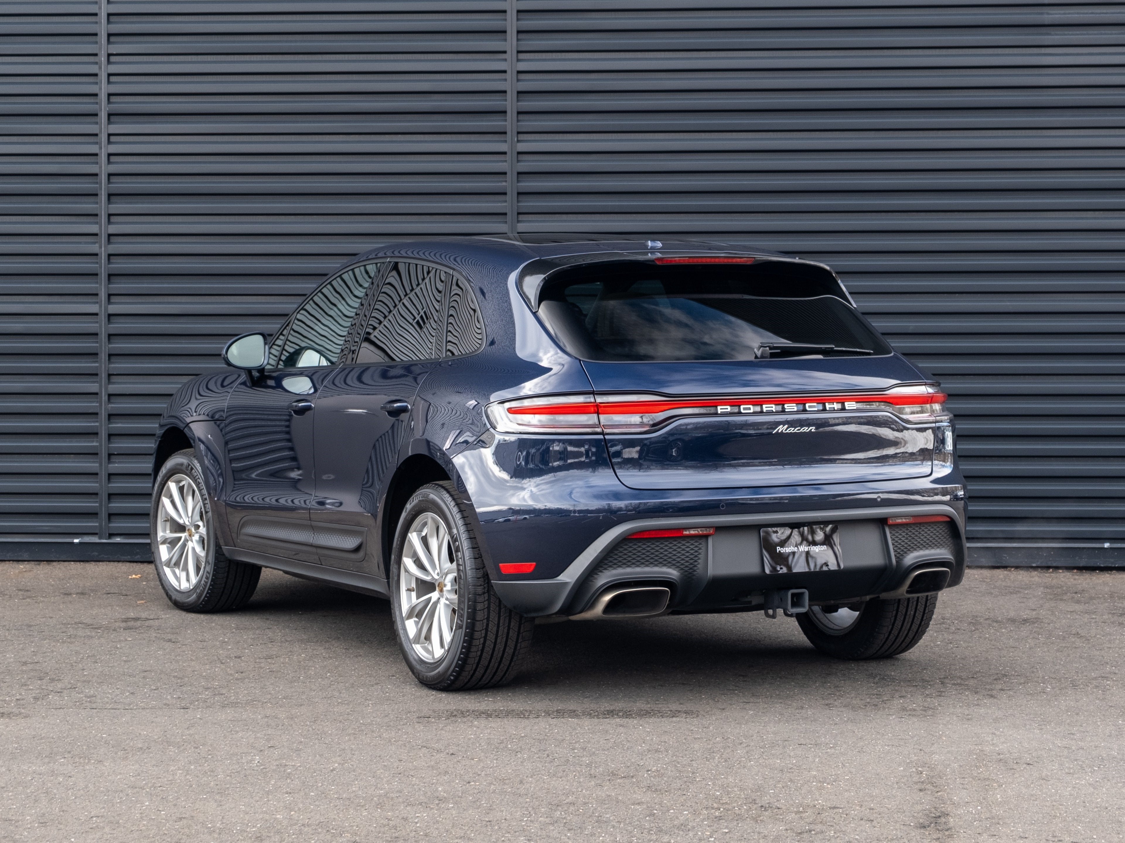 2023 Porsche Macan Base