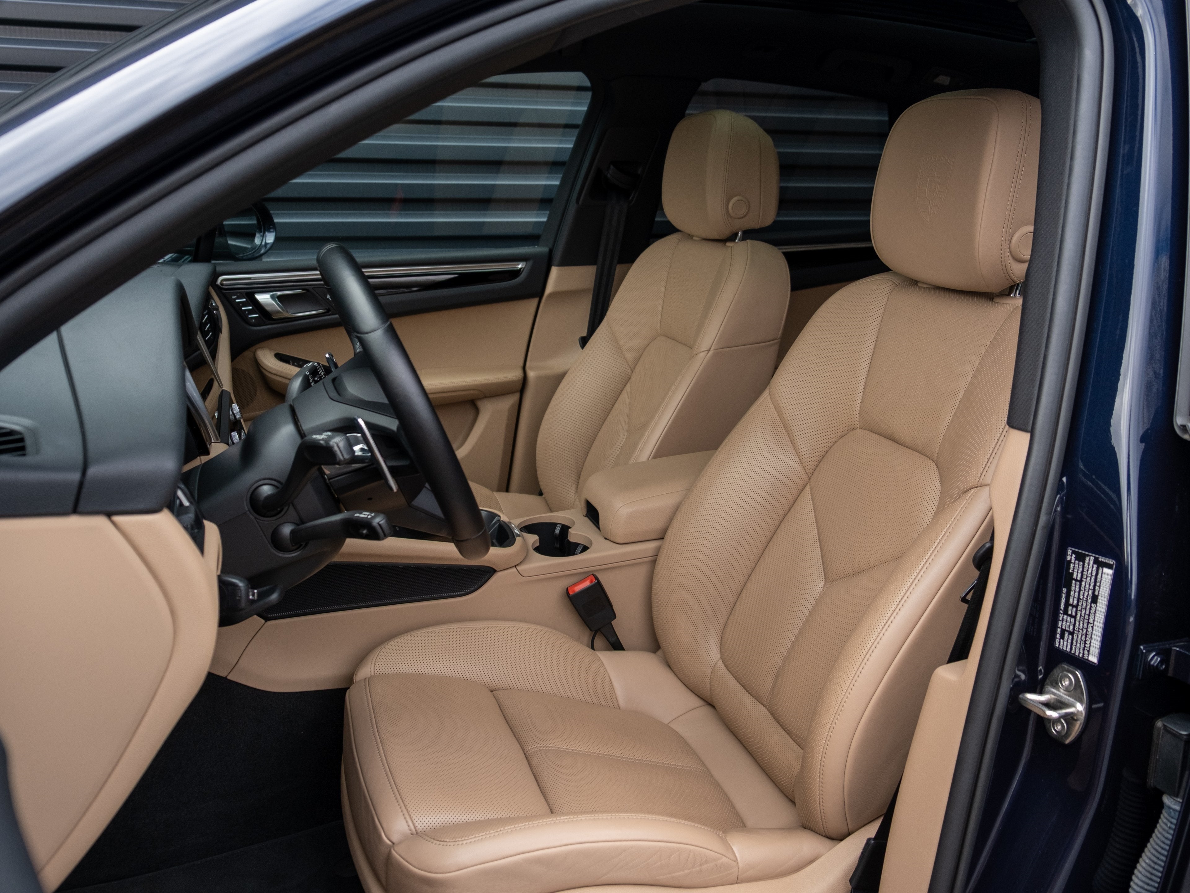 2023 Porsche Macan Base