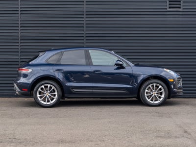 2023 Porsche Macan Base