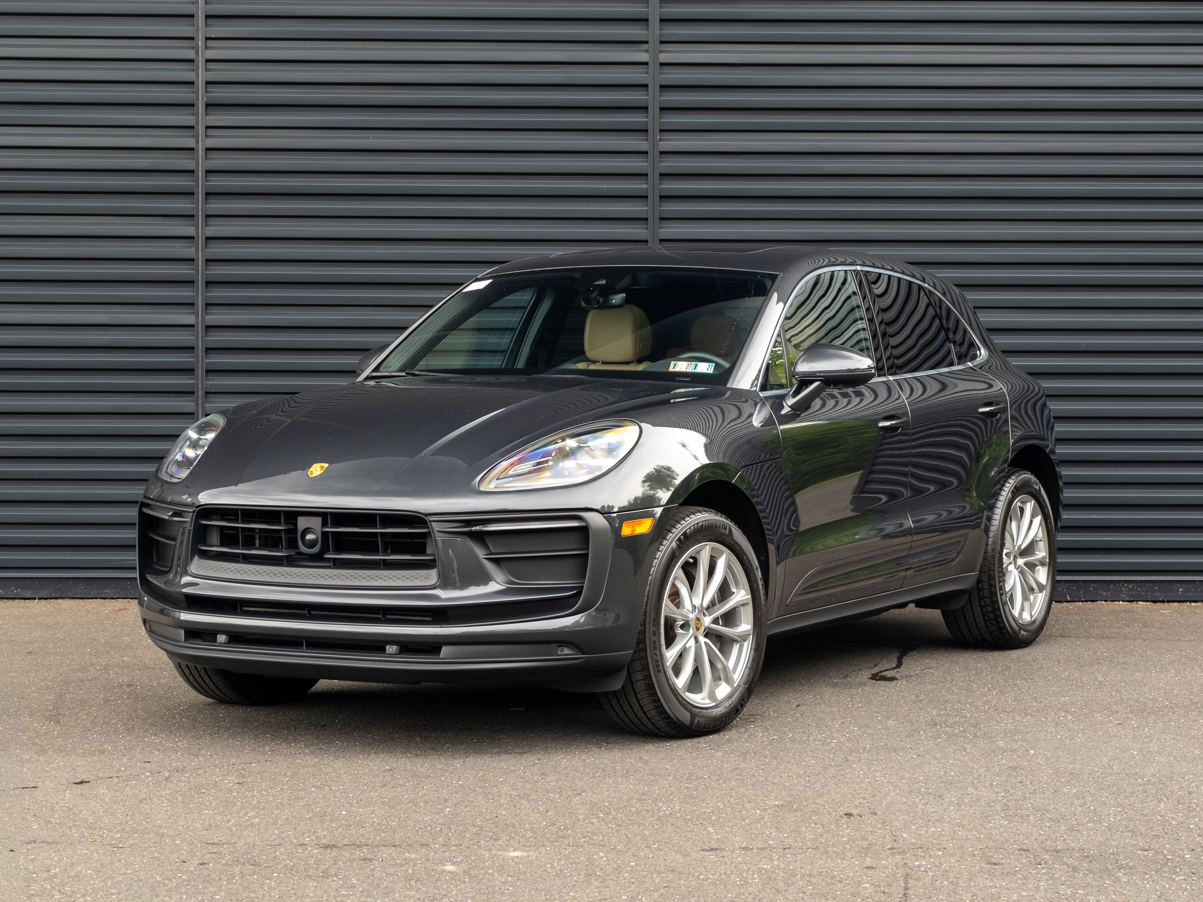 2023 Porsche Macan Base
