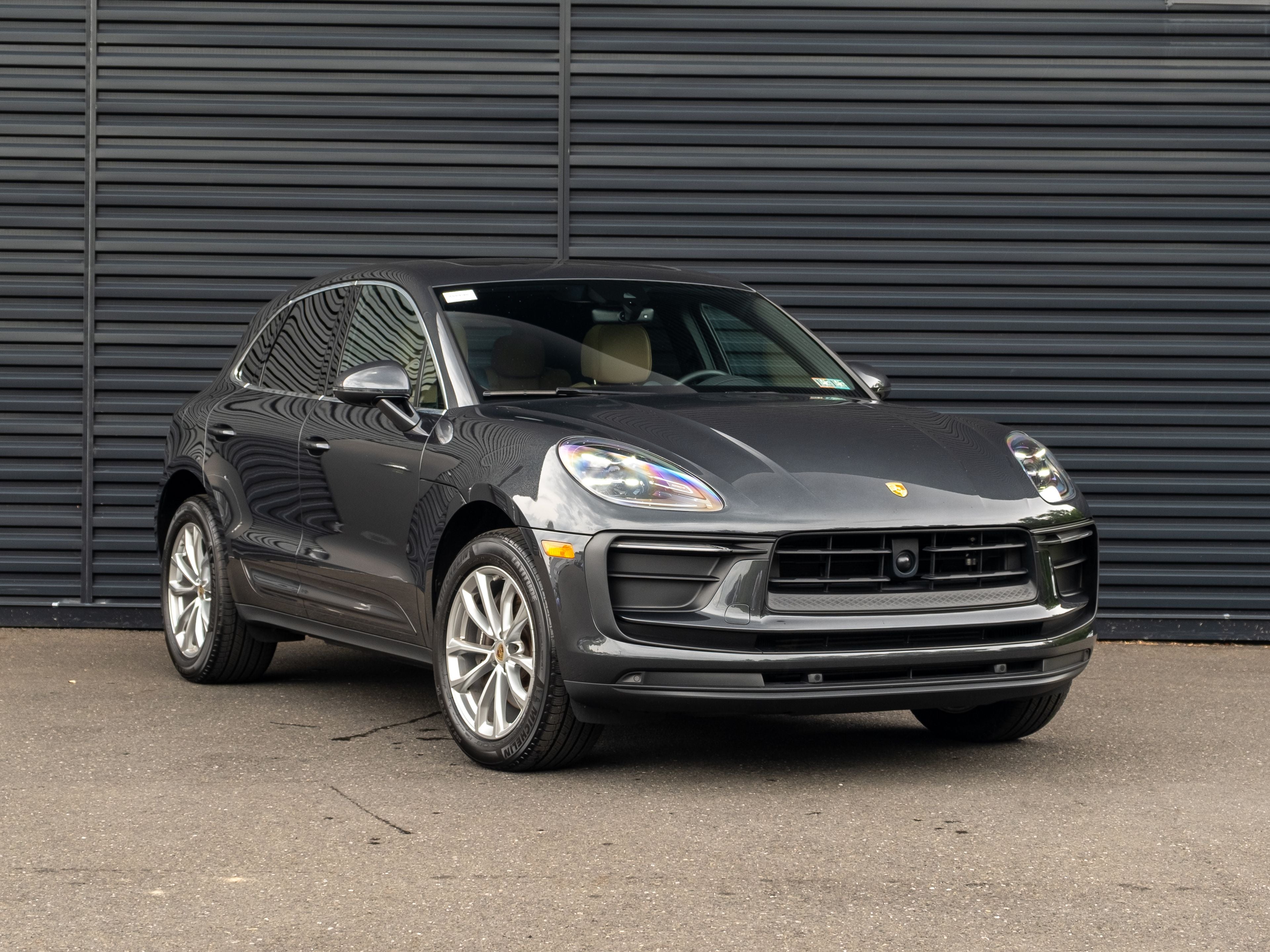 2023 Porsche Macan Base