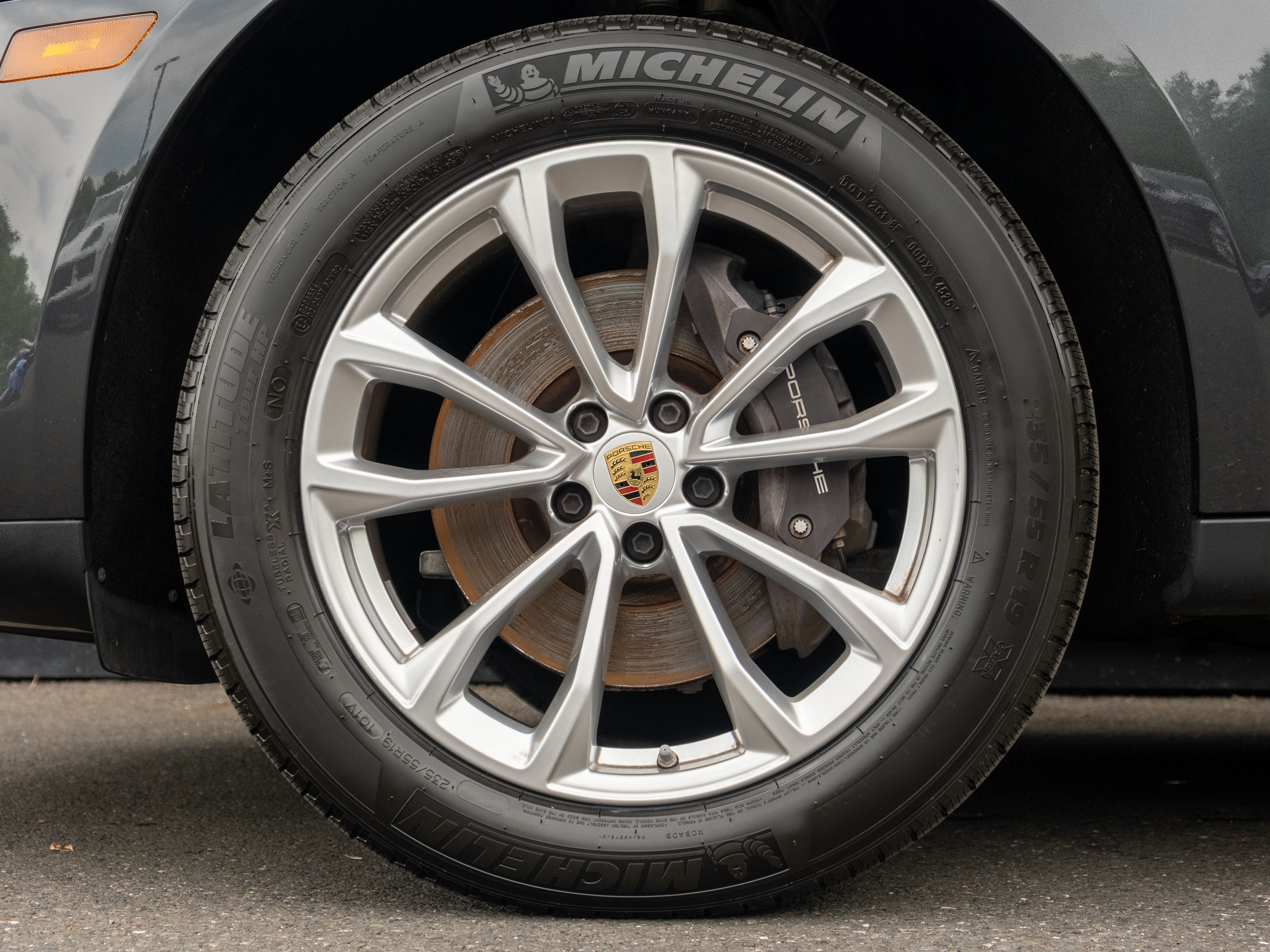 2023 Porsche Macan Base