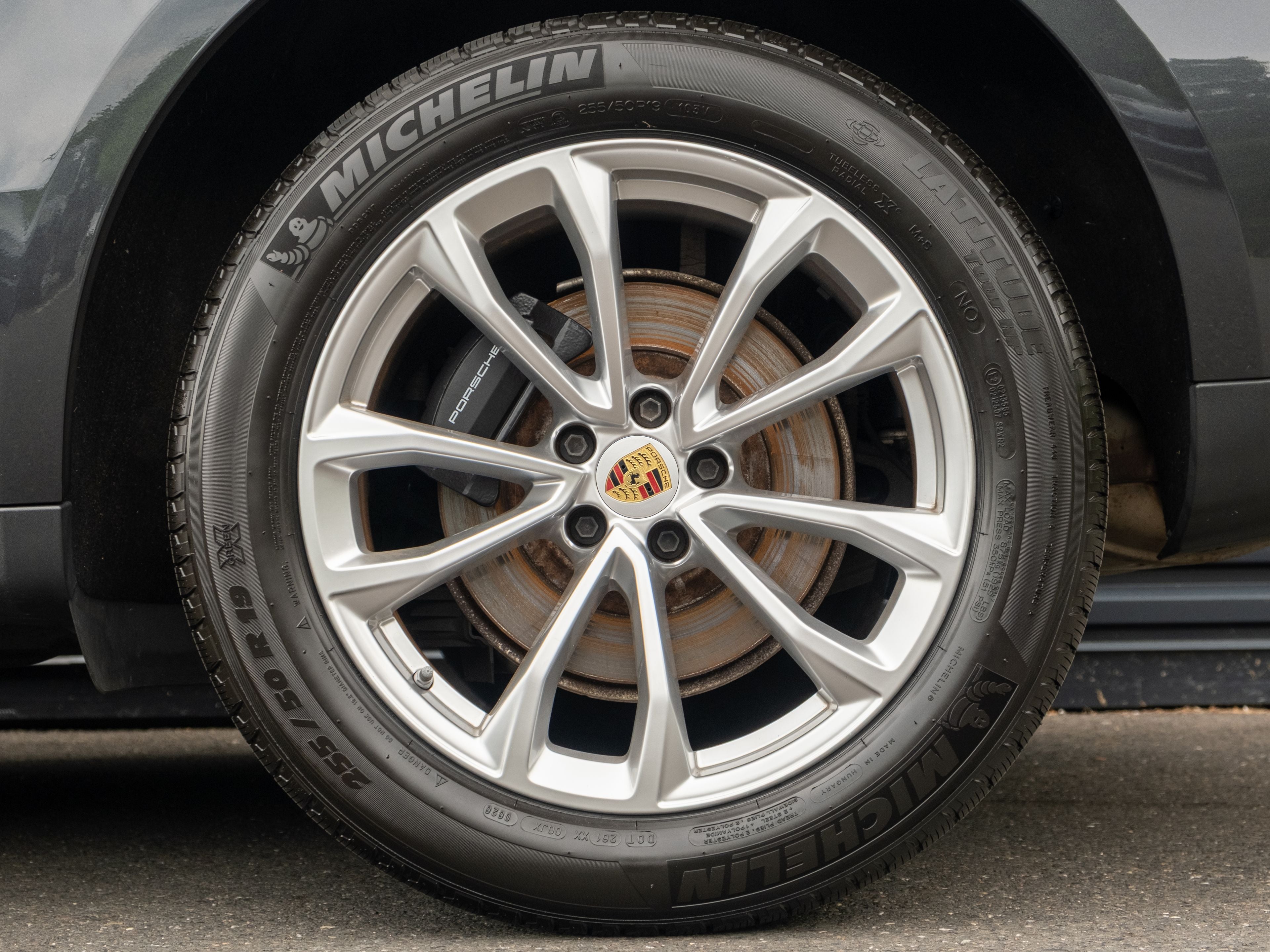 2023 Porsche Macan Base