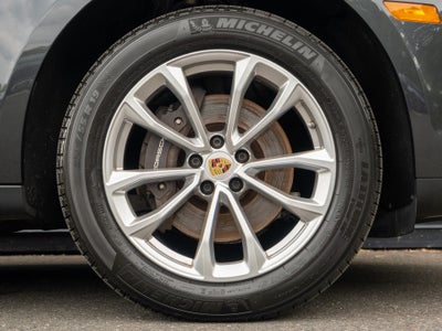 2023 Porsche Macan Base