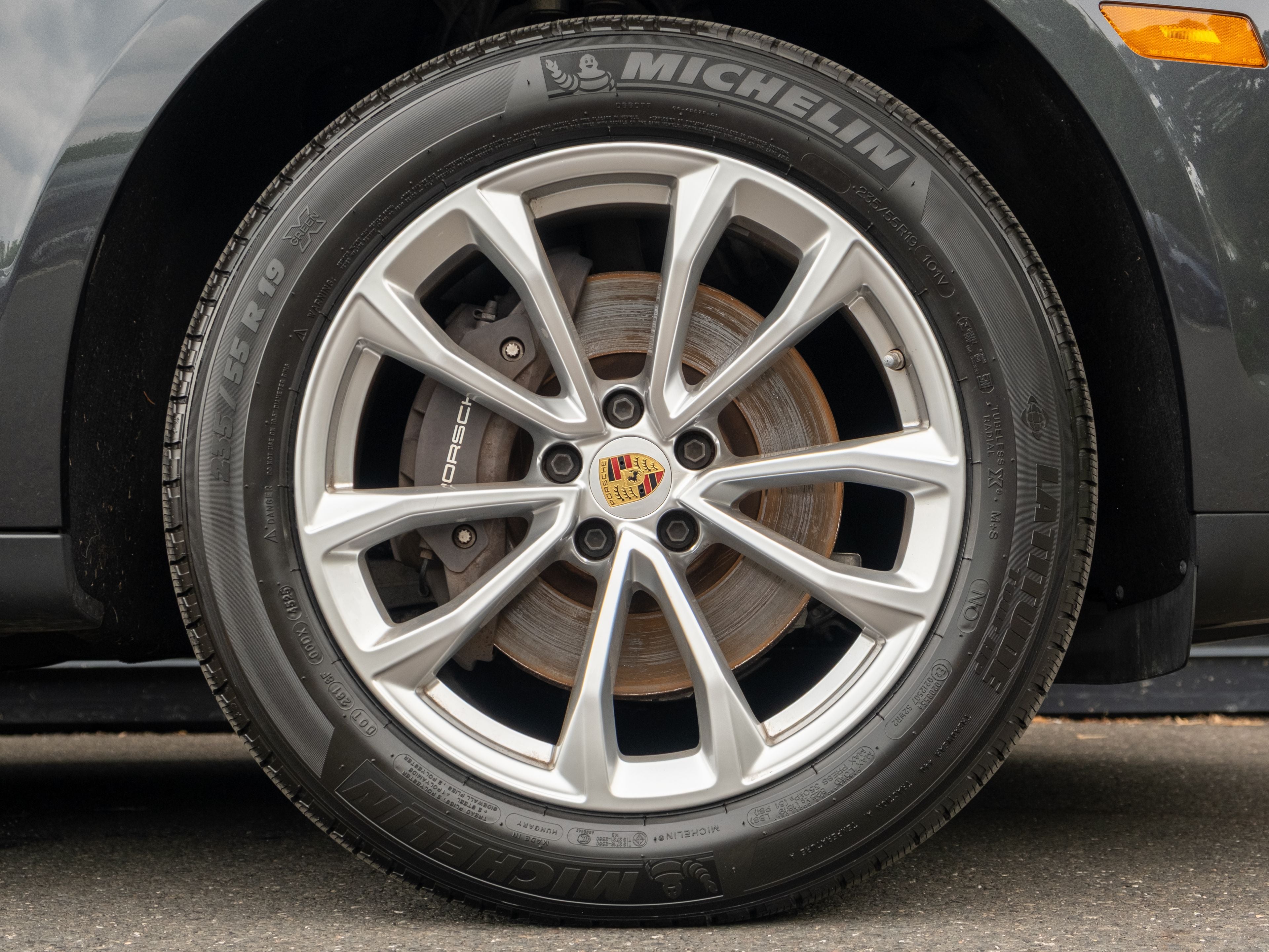 2023 Porsche Macan Base