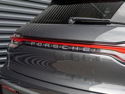 2023 Porsche Macan Base