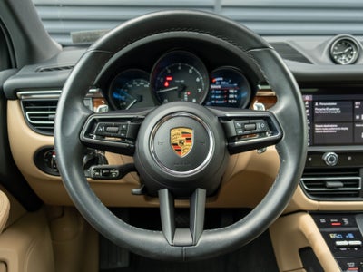 2023 Porsche Macan Base