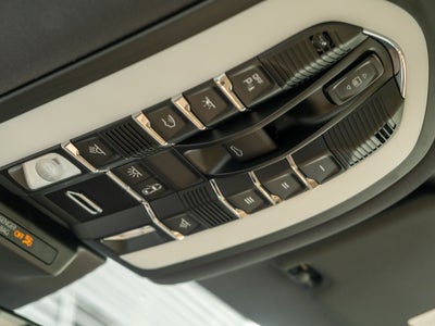 2023 Porsche Macan Base