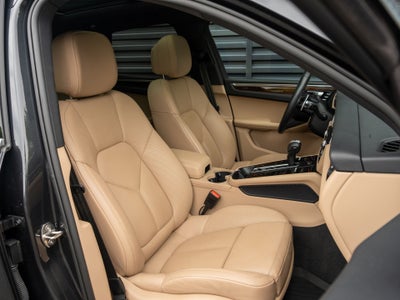 2023 Porsche Macan Base