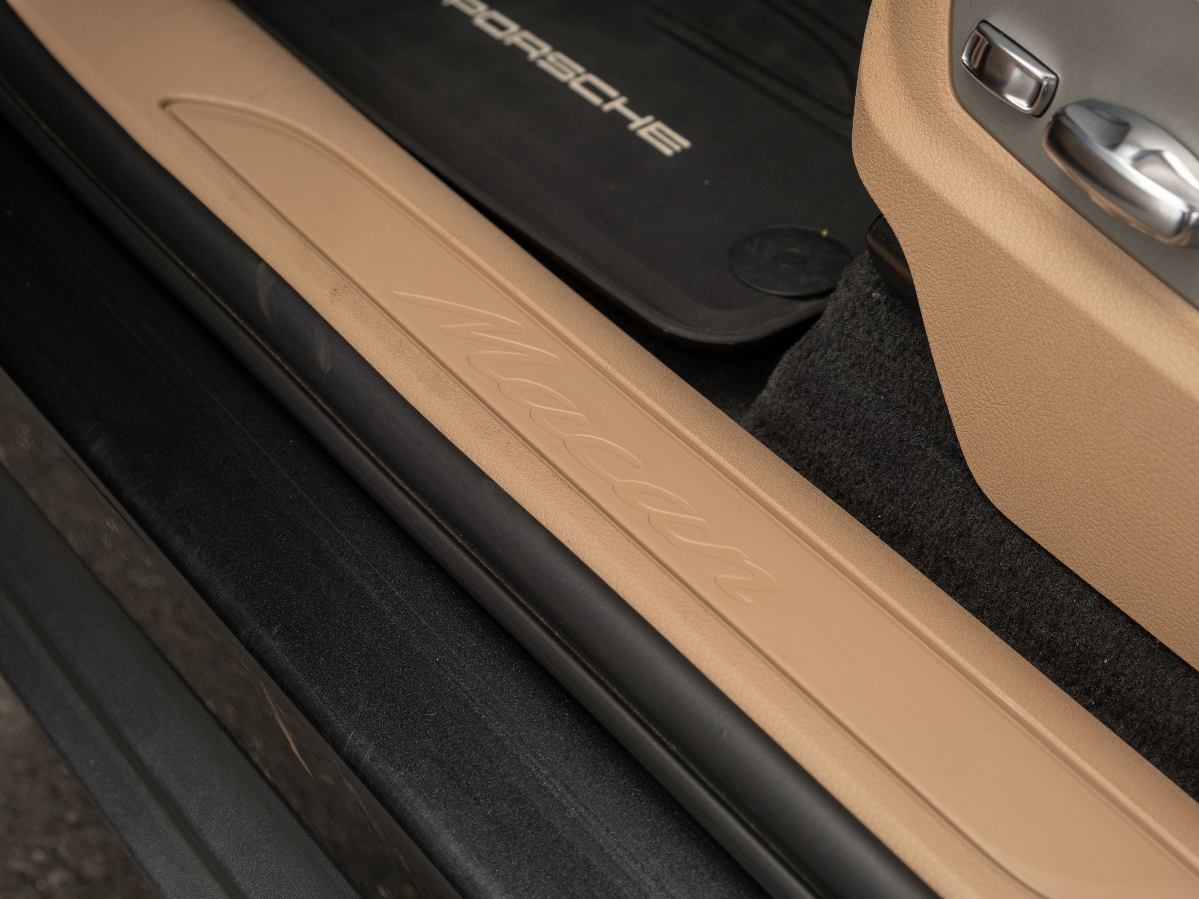2023 Porsche Macan Base
