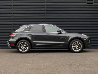 2023 Porsche Macan Base
