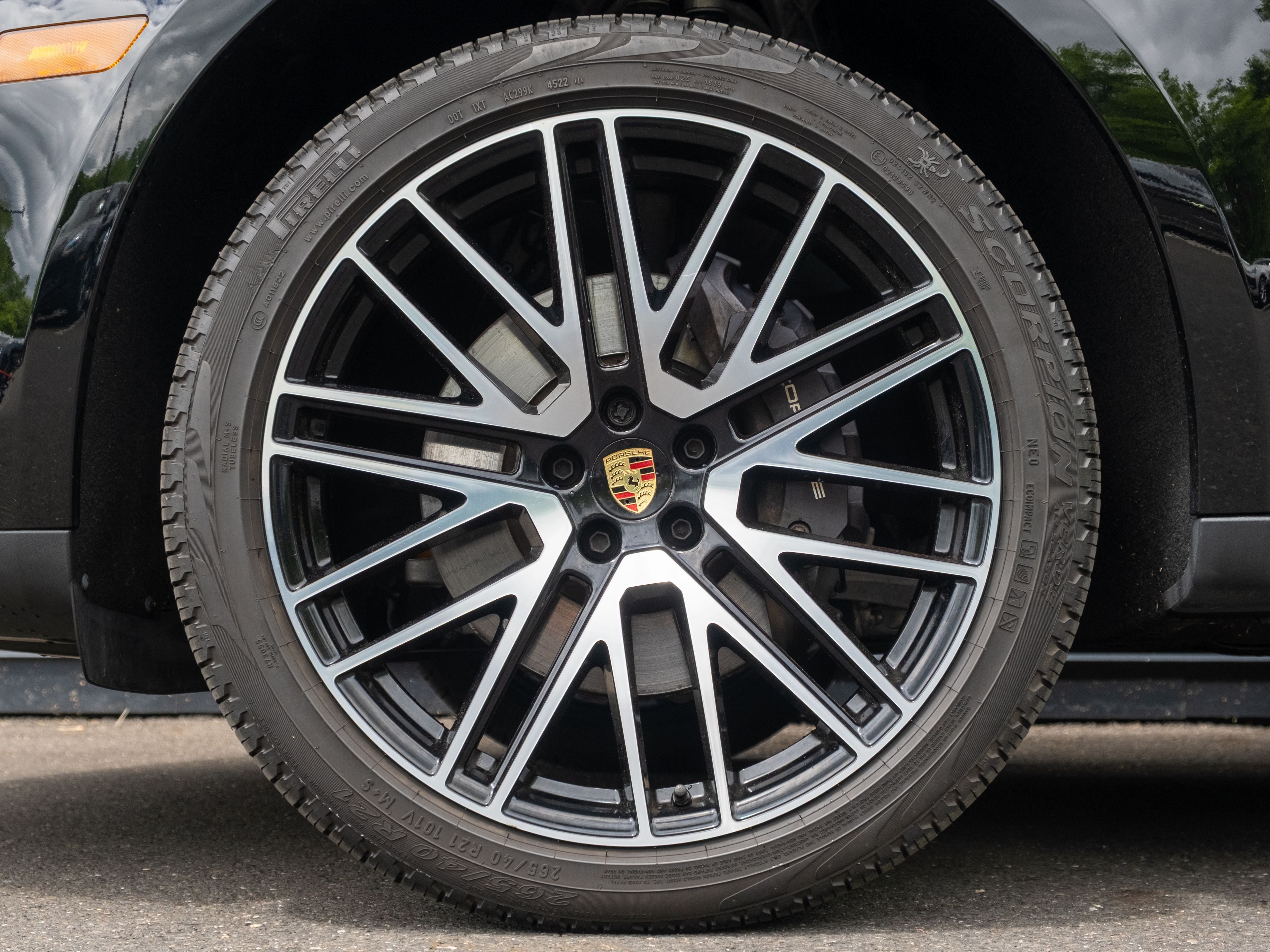 2023 Porsche Macan Base