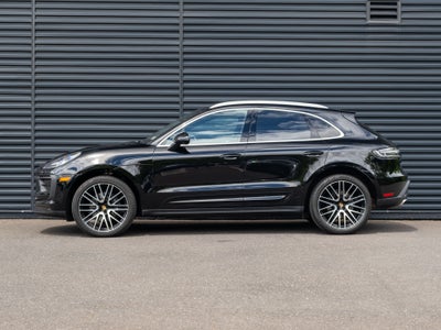 2023 Porsche Macan Base