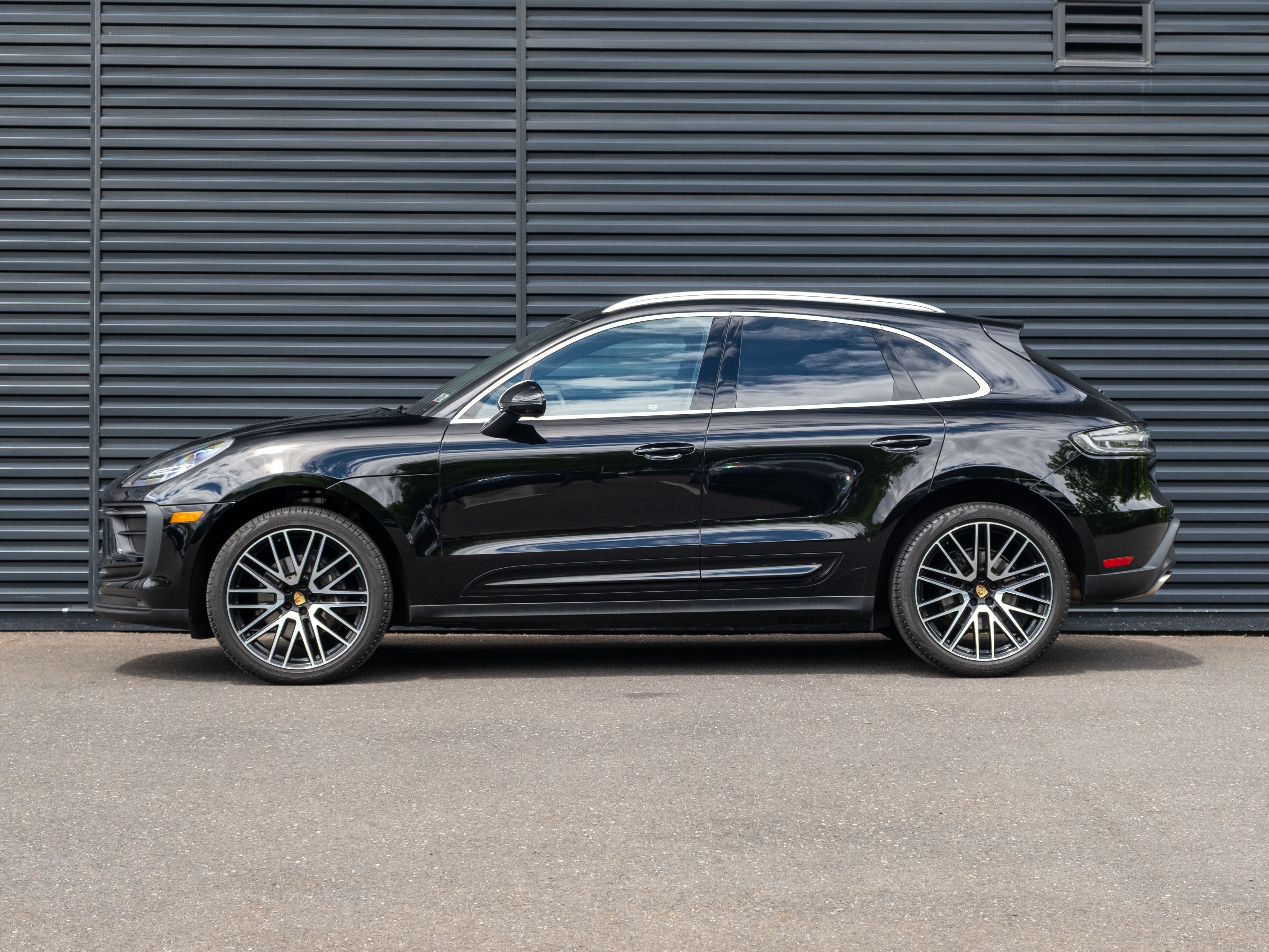 2023 Porsche Macan Base