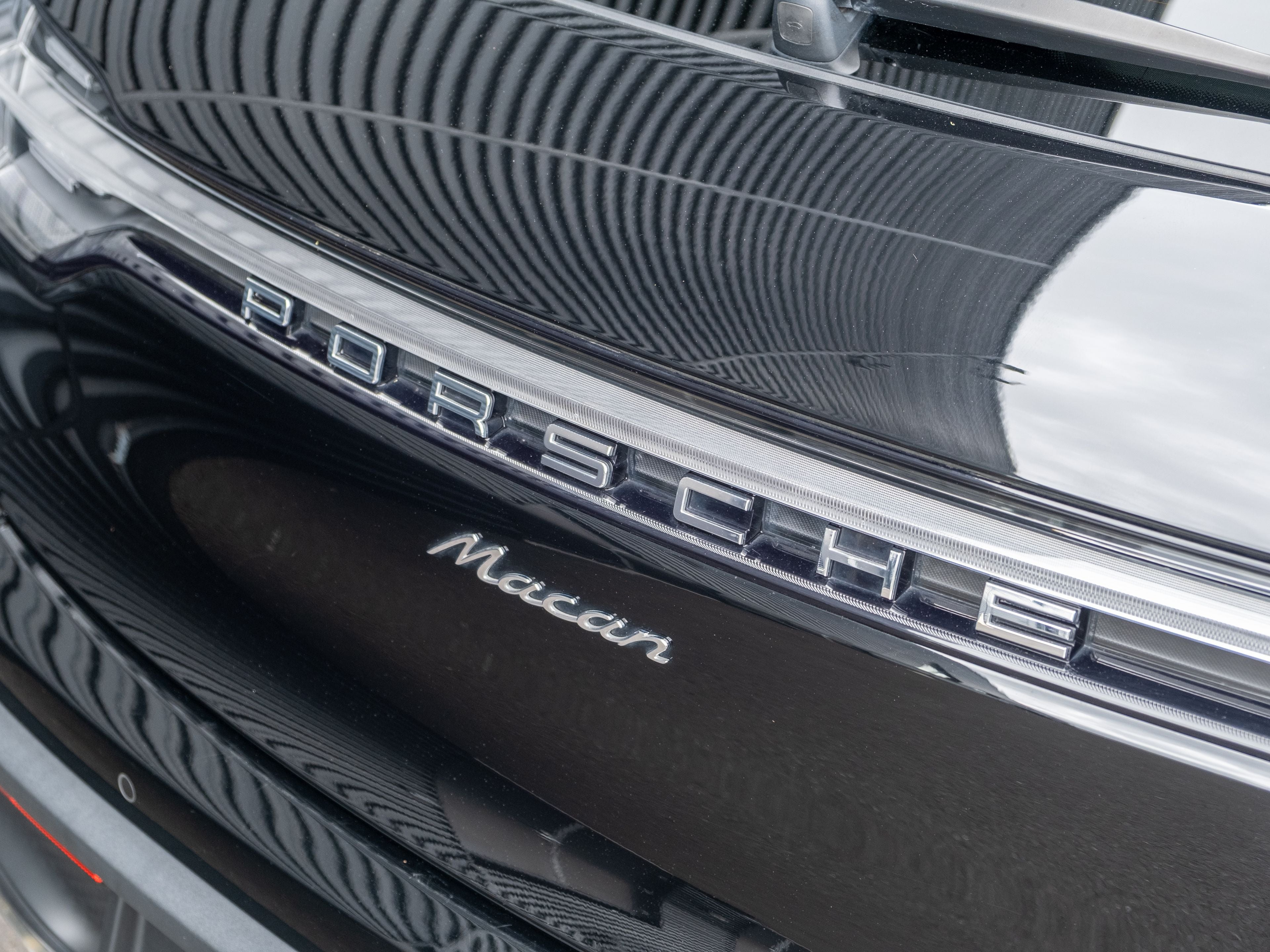 2023 Porsche Macan Base