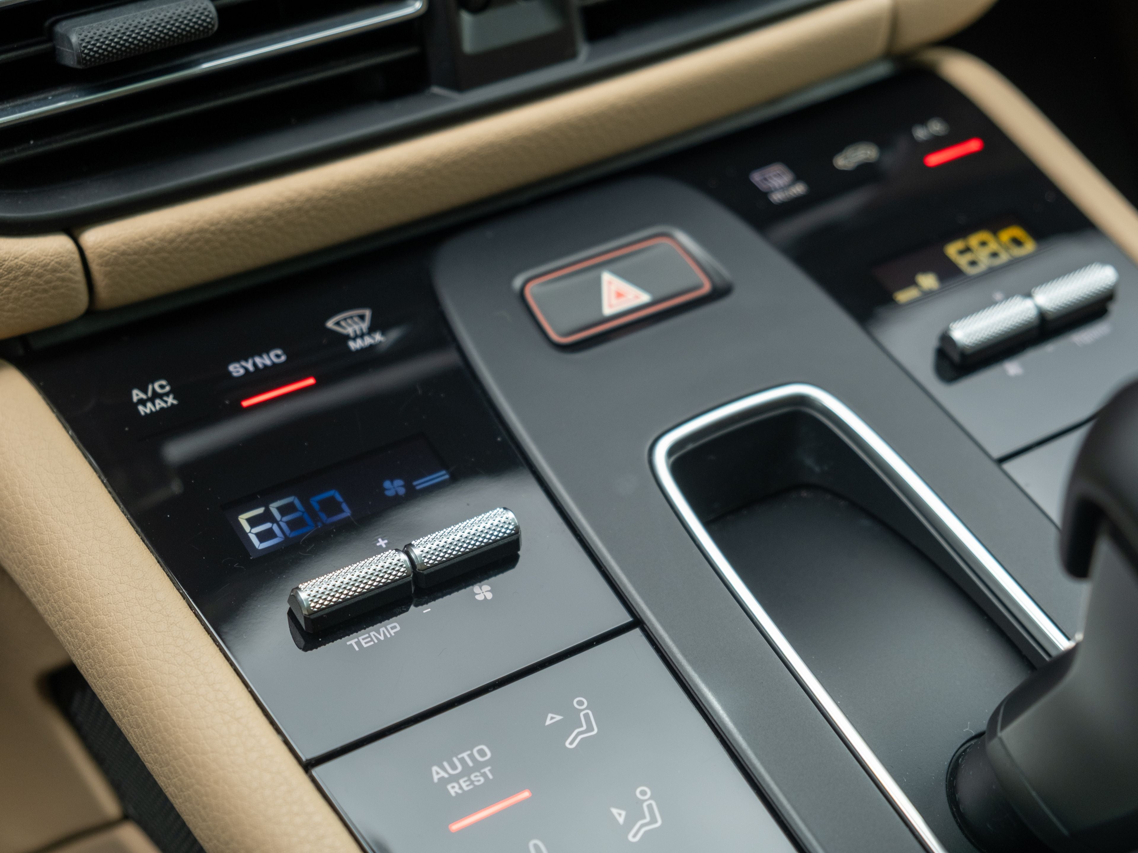 2023 Porsche Macan Base