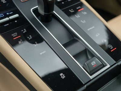 2023 Porsche Macan Base