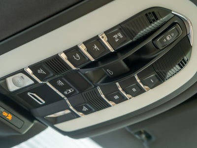 2023 Porsche Macan Base