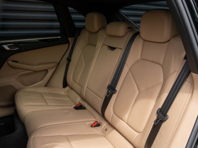 2023 Porsche Macan Base