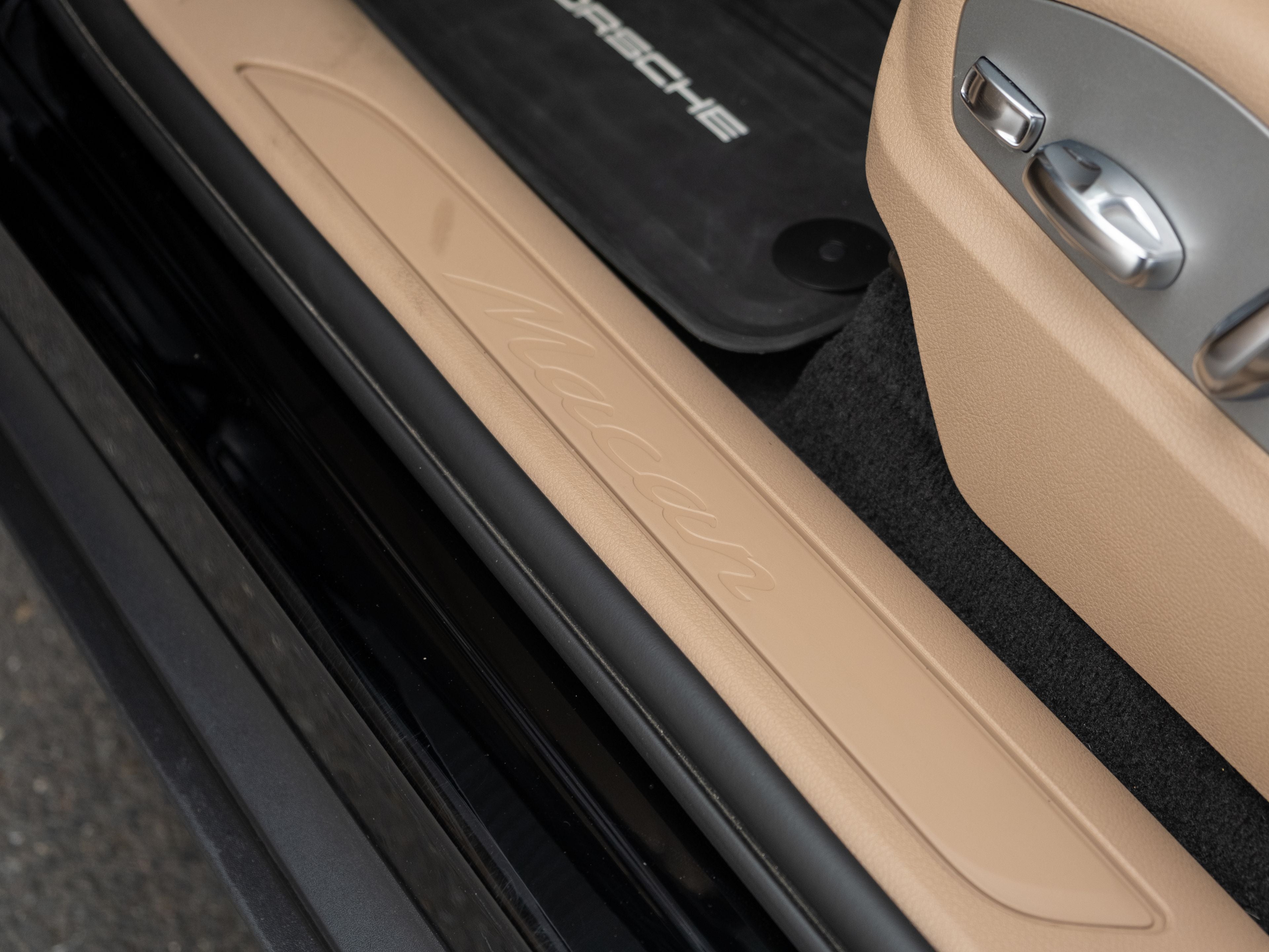 2023 Porsche Macan Base
