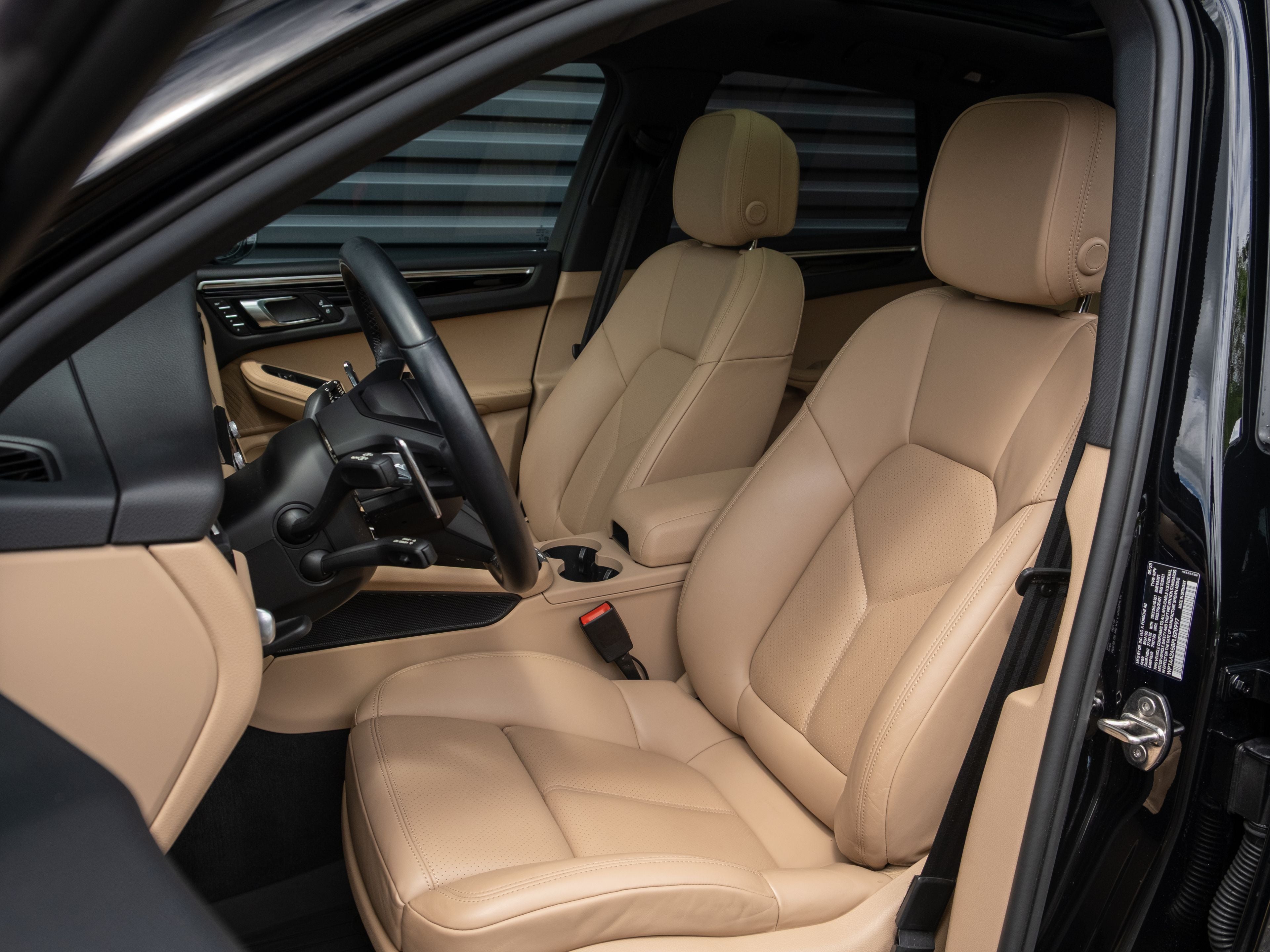 2023 Porsche Macan Base