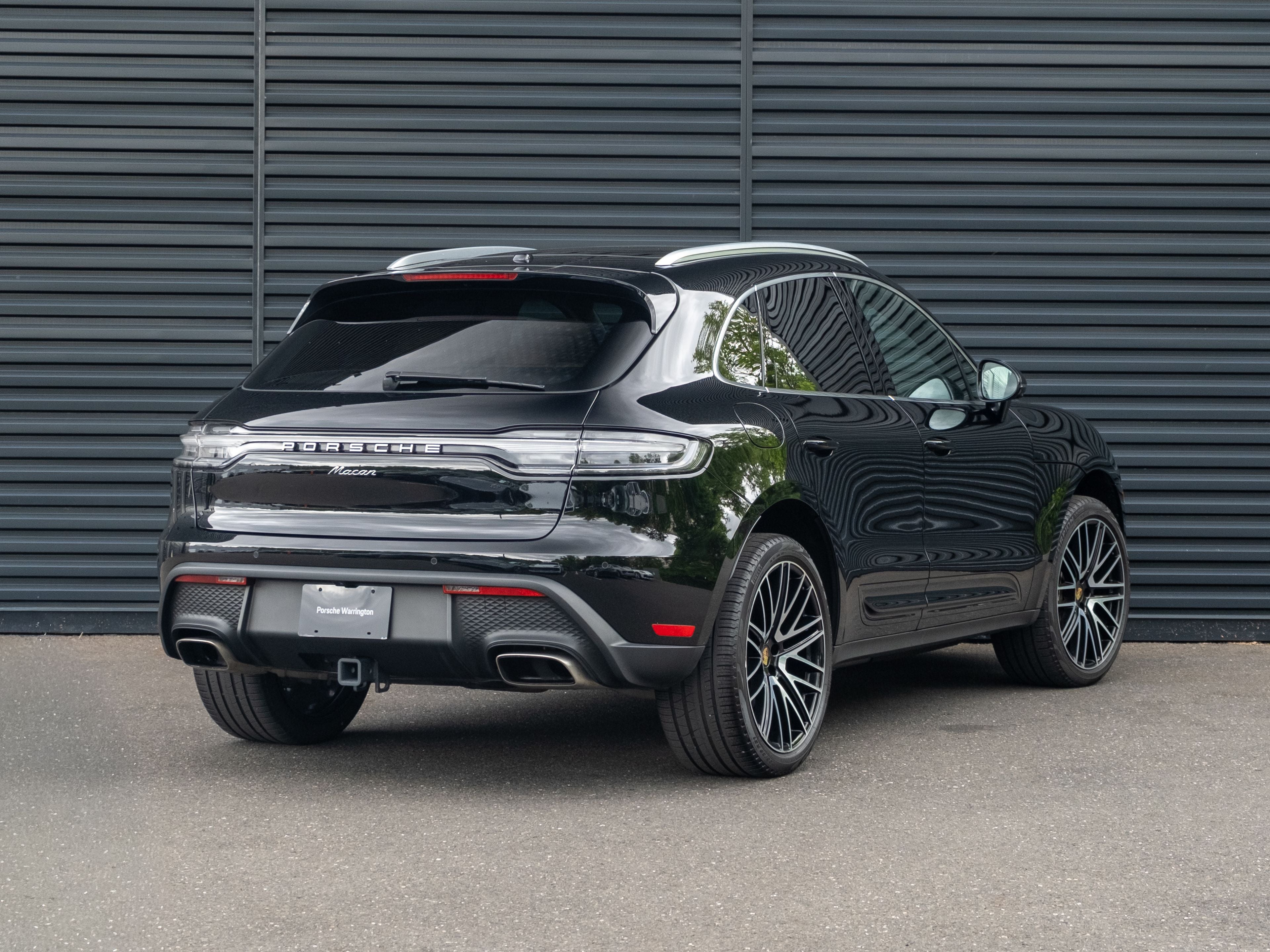 2023 Porsche Macan Base