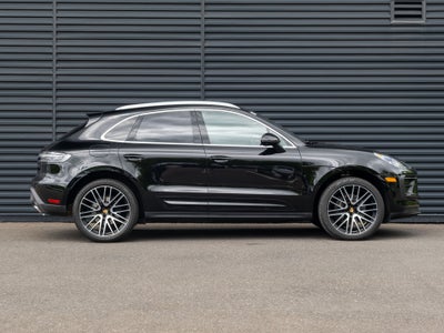 2023 Porsche Macan Base