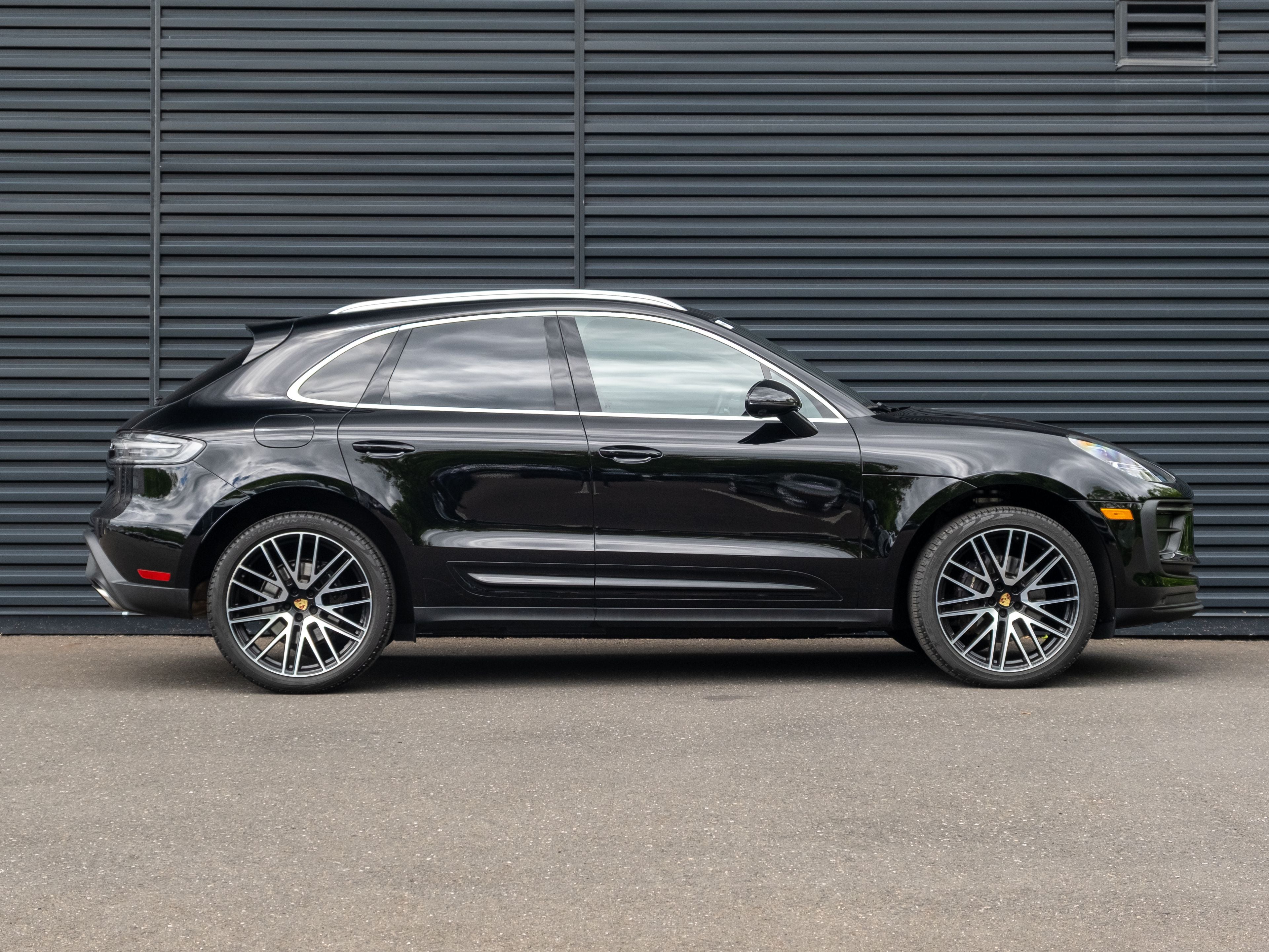 2023 Porsche Macan Base