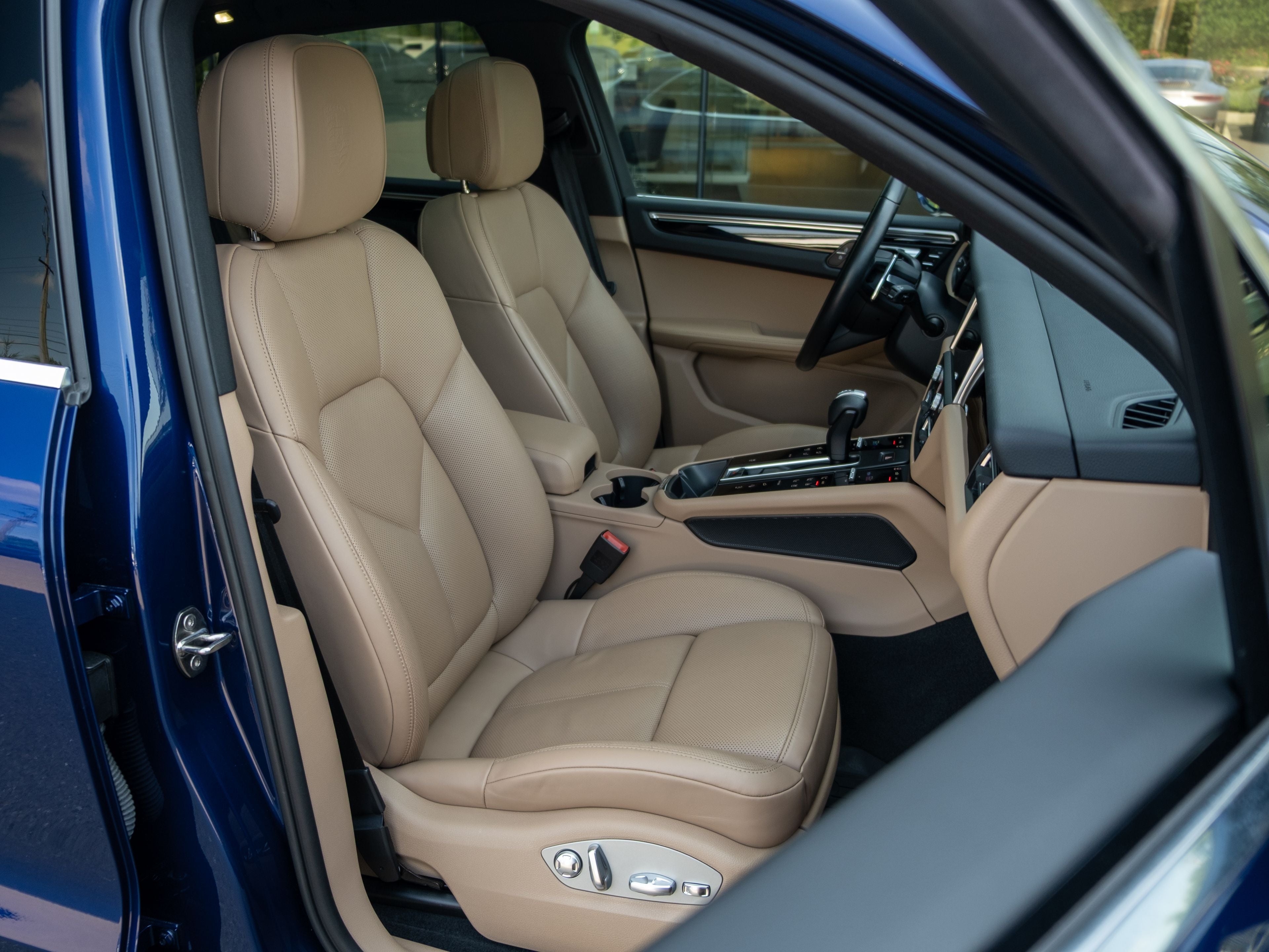 2024 Porsche Macan Base