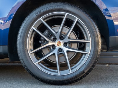 2024 Porsche Macan Base